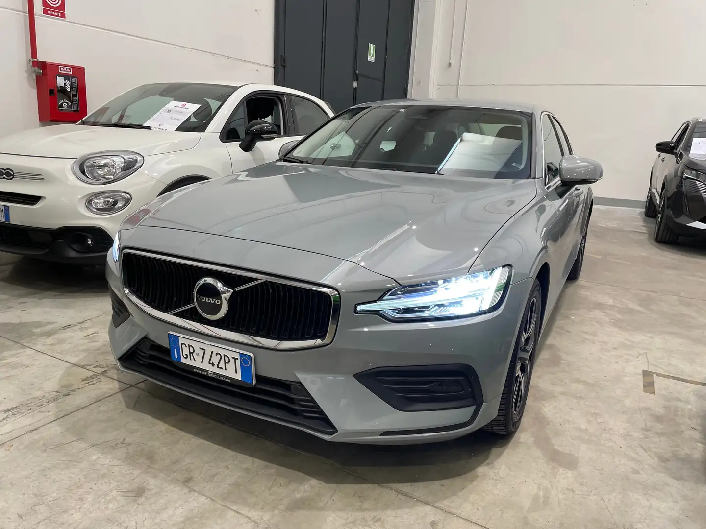 Volvo S60 2.0 hybrid 200cv b4 Core *AUTO* Grigio - 1