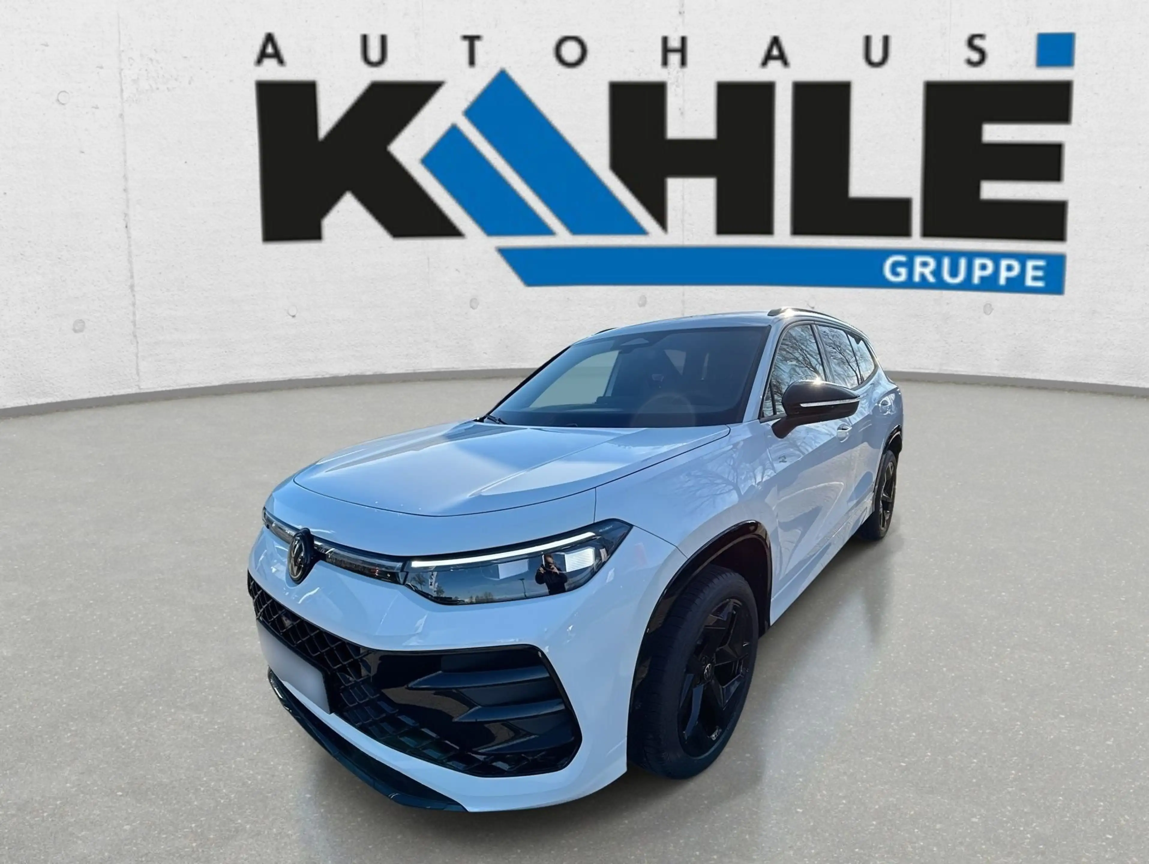 Volkswagen Tayron 2.0 TDI DSG R-Line BlackStyle AHK IQ.Light 7-Sitze — photo 2