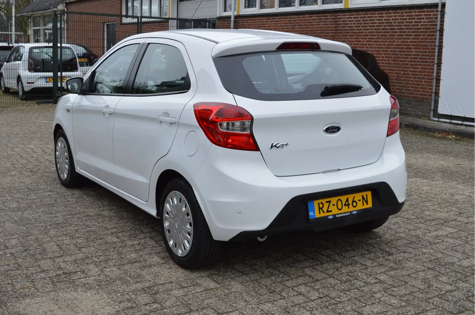 Ford Ka/Ka+ 1.2 Trend Ultimate NL-Auto / Airco / 5 deurs Weiß - 2