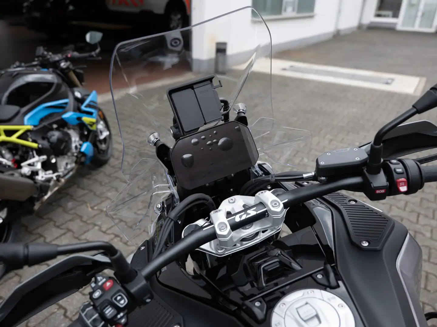 BMW R 1300 GS Adventure Triple Black AKRAPOVIC Noir - 2