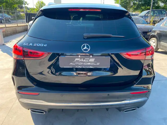Mercedes-Benz Gla view 15