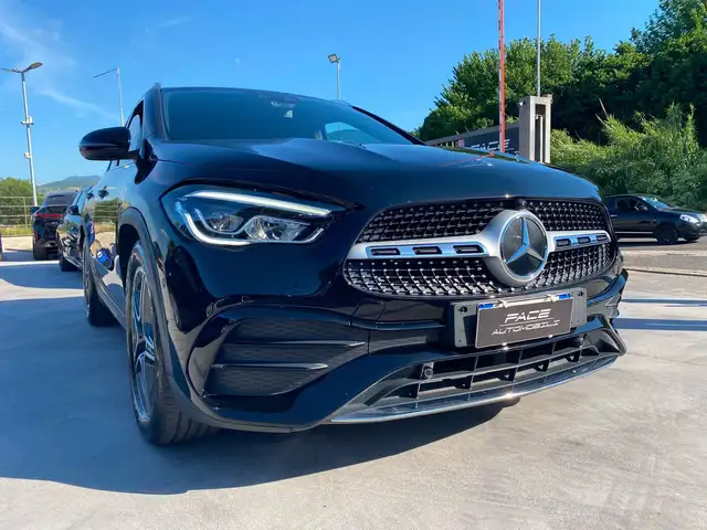 Mercedes-Benz Gla view 4