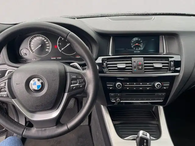BMW X4 view 12