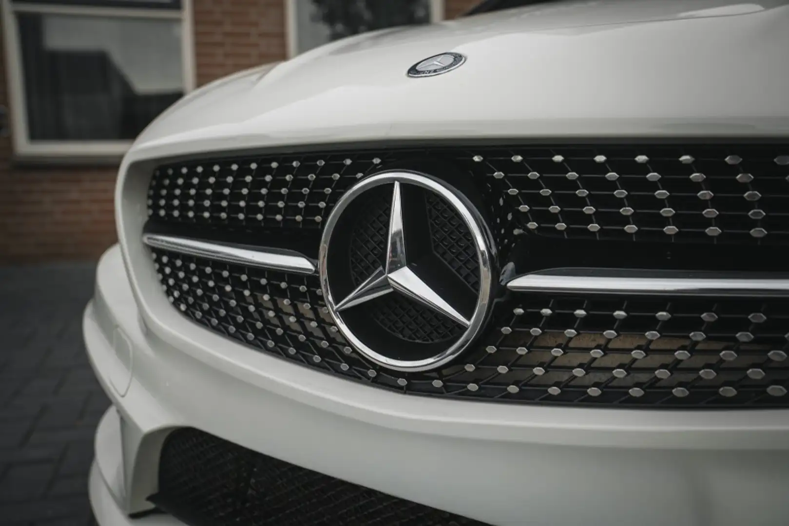 Mercedes-Benz CLA 180 180 AMBITION Weiß - 2