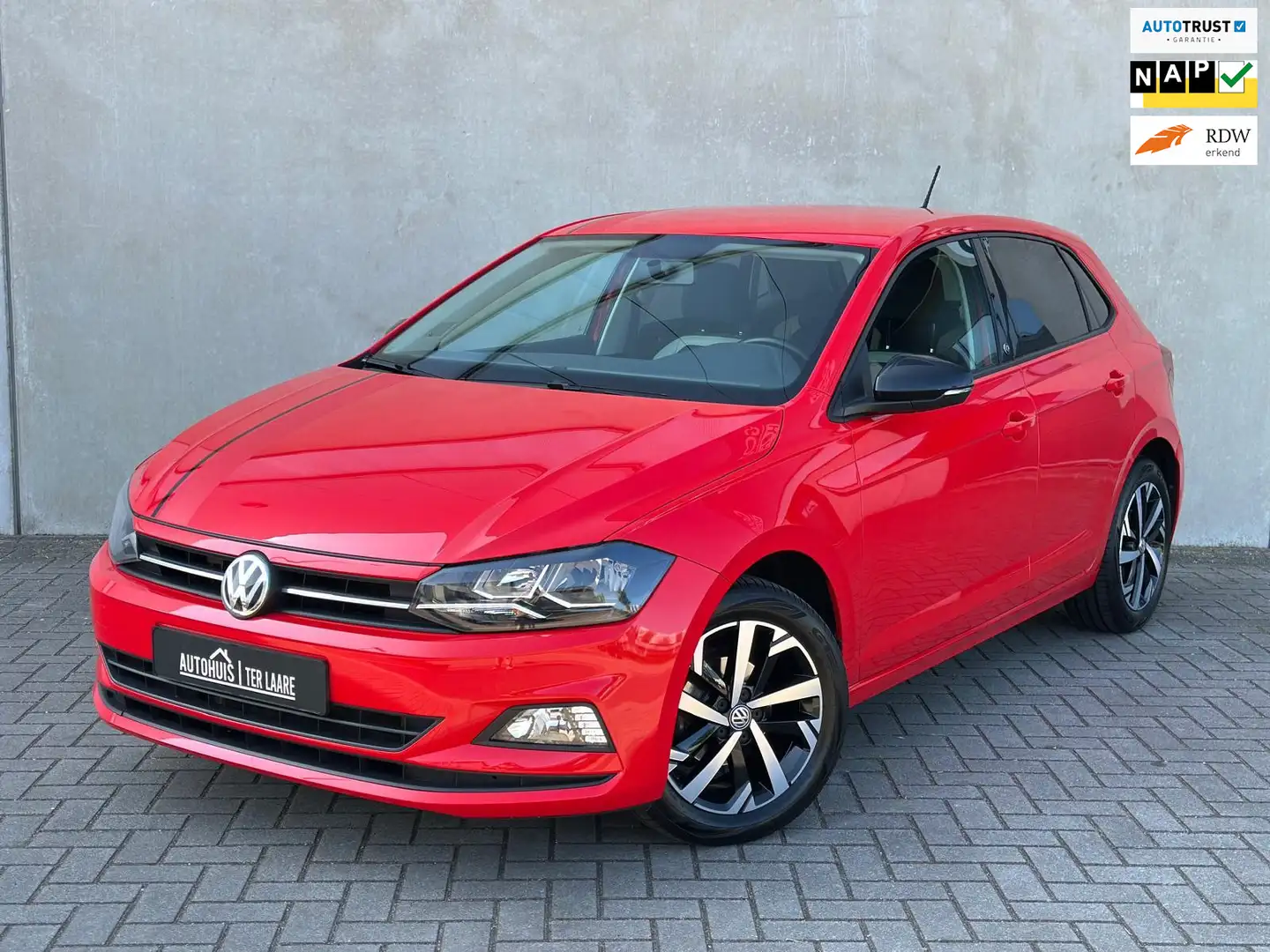 Volkswagen Polo 1.0 TSI Beats Navi Carplay 16' Trekh Stoelverw Rood - 1