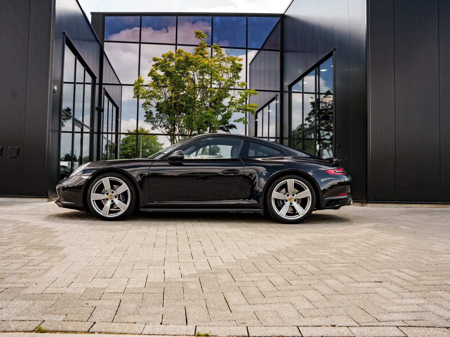 Porsche 991 911/991.2 Carrera 4 3.0 Turbo Coupé PDK Zwart - 2