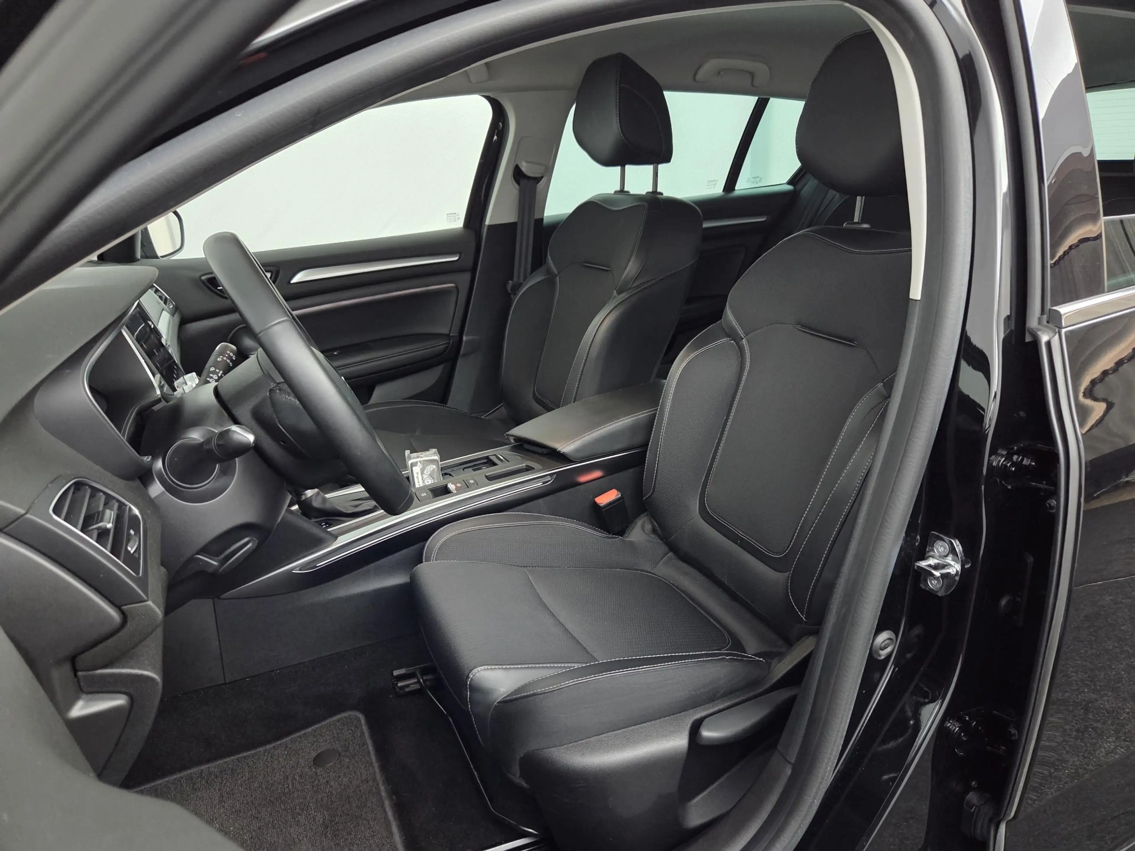 Renault Megane Estate 1.3 TCe 140 EDC Intens | Automaat | Trekhaa — photo 7