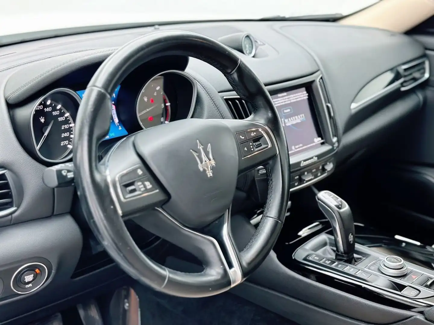 Maserati Levante V6 D AWD GranLusso 250CV Wit - 2