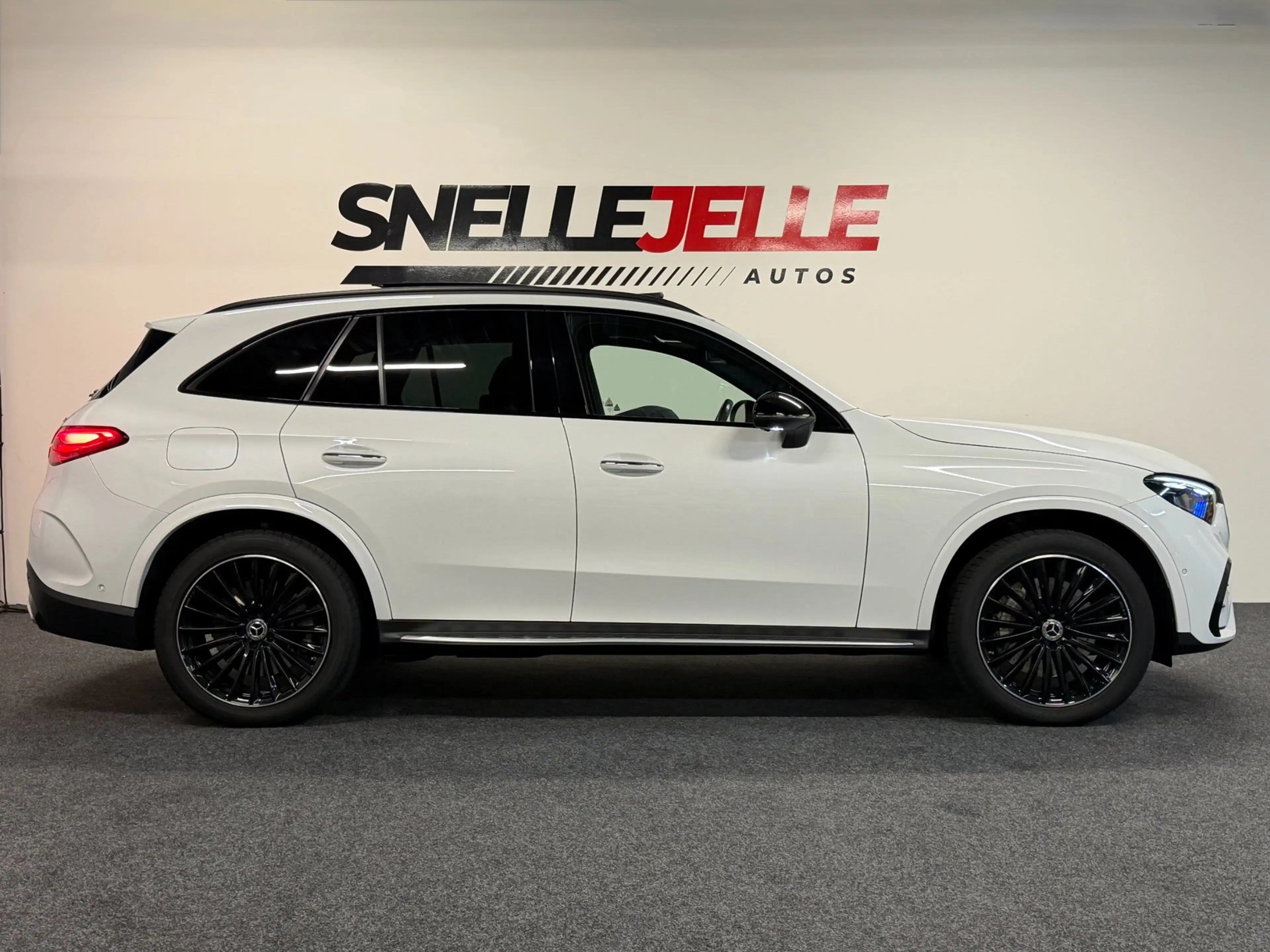 Mercedes-Benz GLC 400 400e 4MATIC AMG Line|PANO|MOEMORY|ACHTERAS BESTURI — photo 2