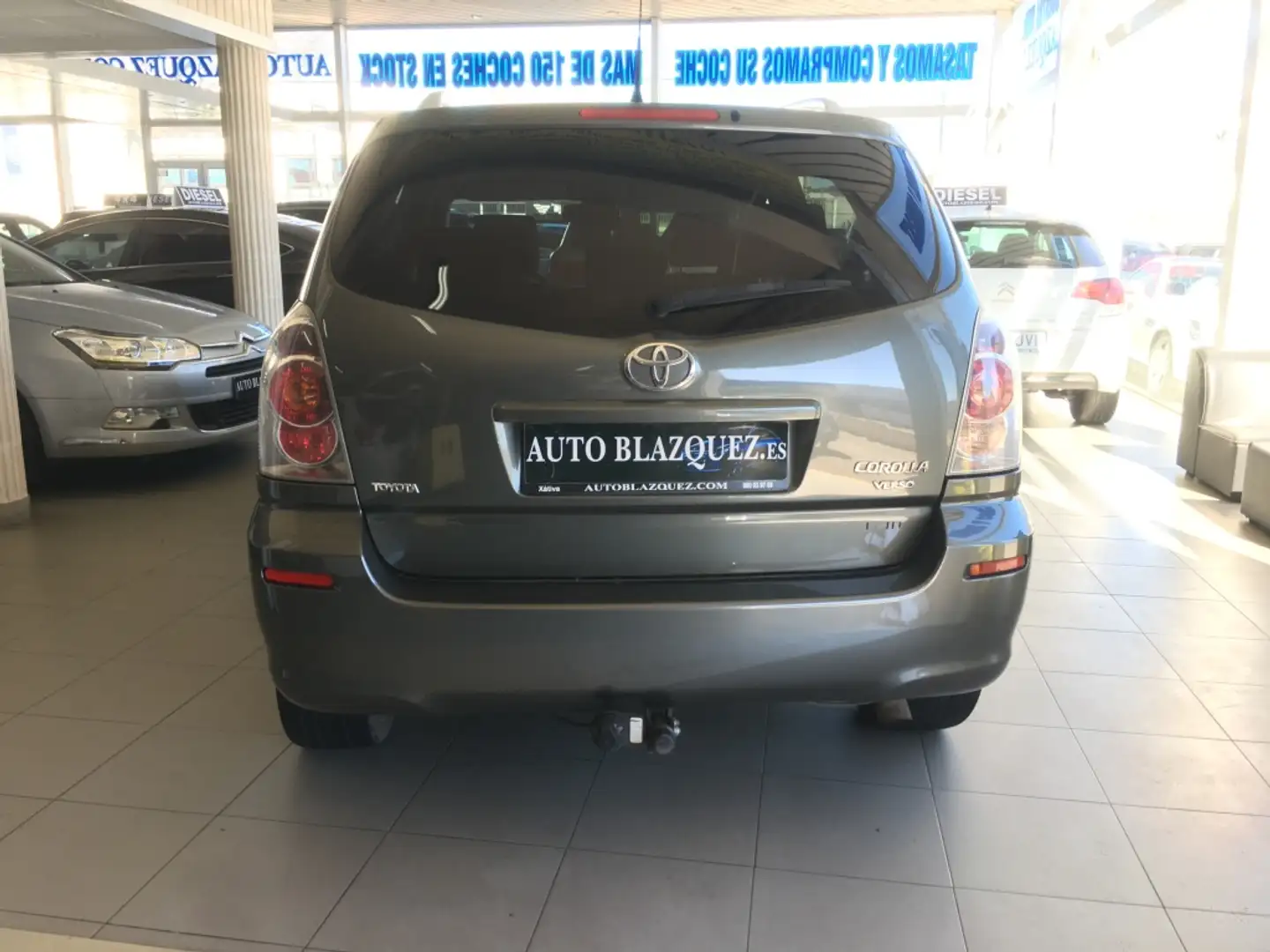 Toyota Corolla Verso 2.2D4D Sport 177 Gris - 2