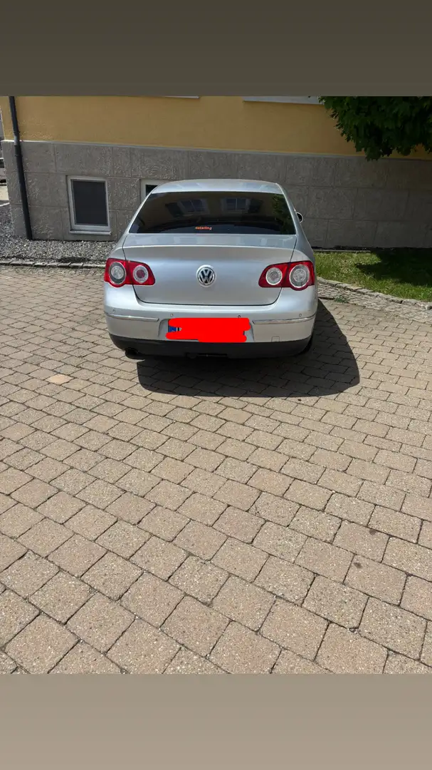Volkswagen Passat 1.6 FSI Comfortline - 2