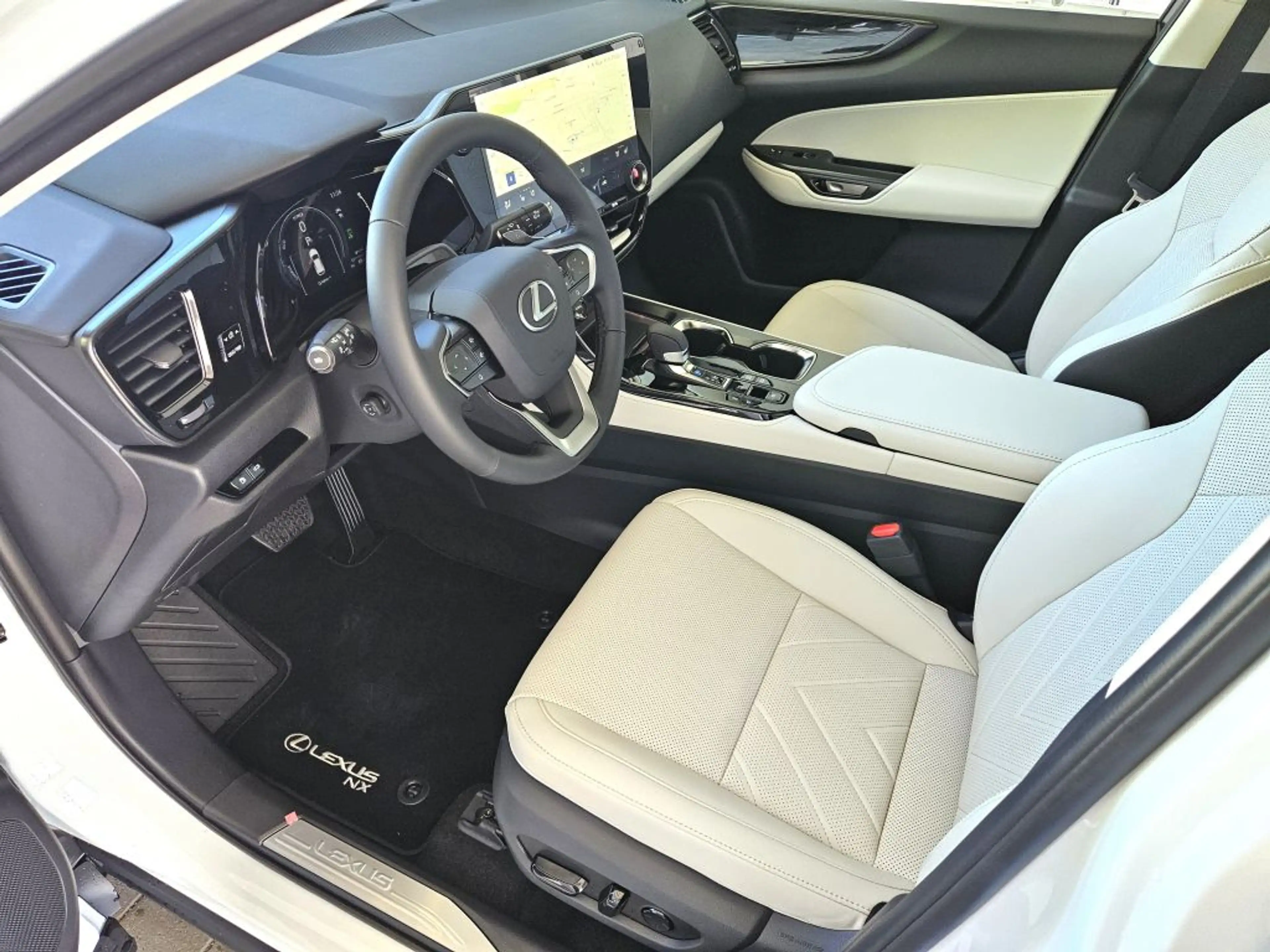 Lexus NX 450h+ E-FOUR Executive — photo 5