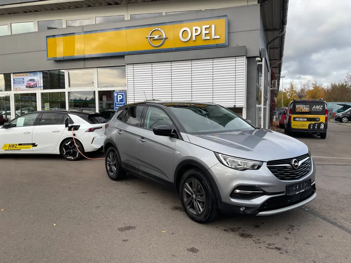 Opel Grandland 1.2 Turbo *wenig Kilometer* Silber - 2