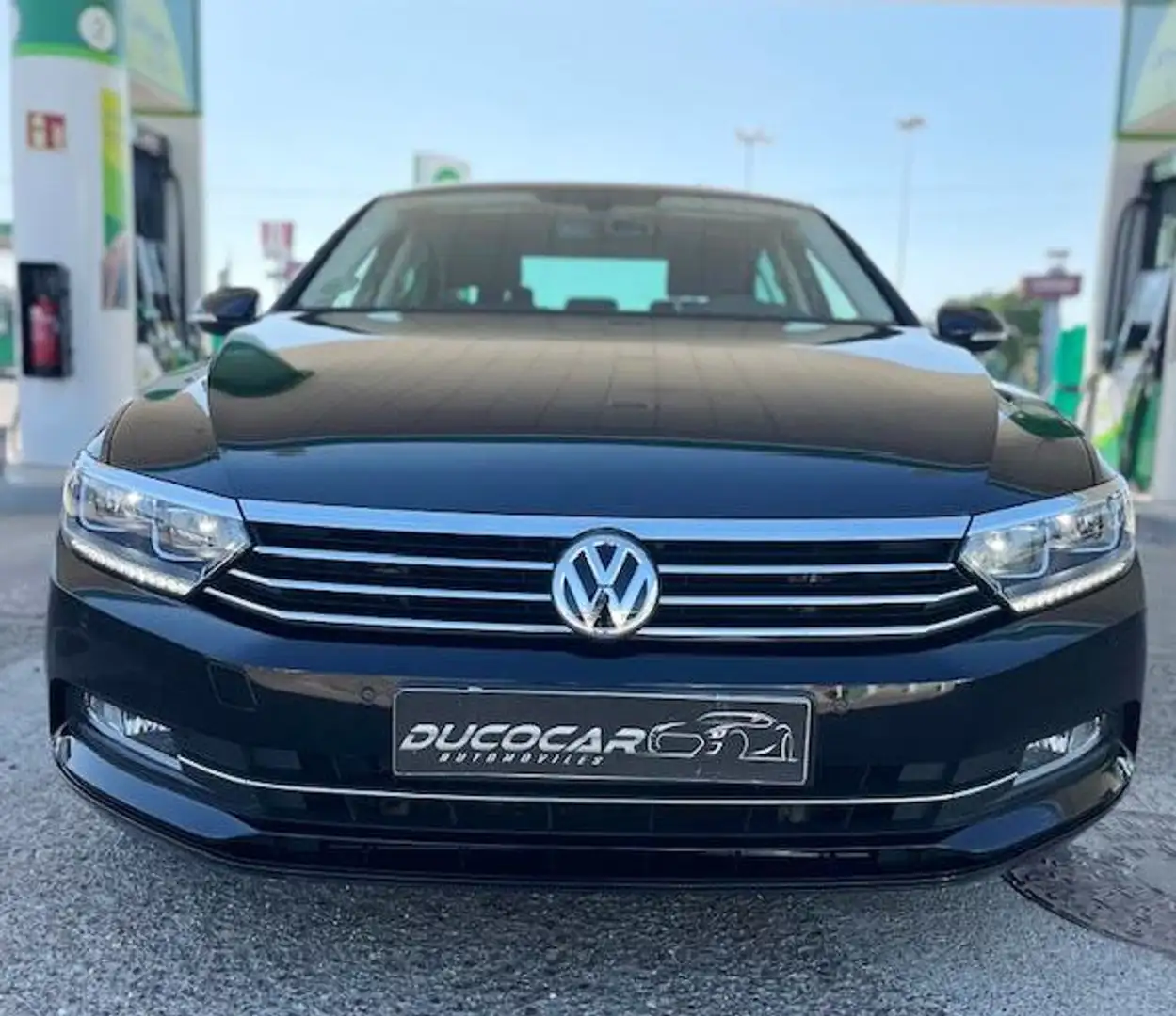 Volkswagen Passat 2.0TDI Advance 110kW Negro - 1