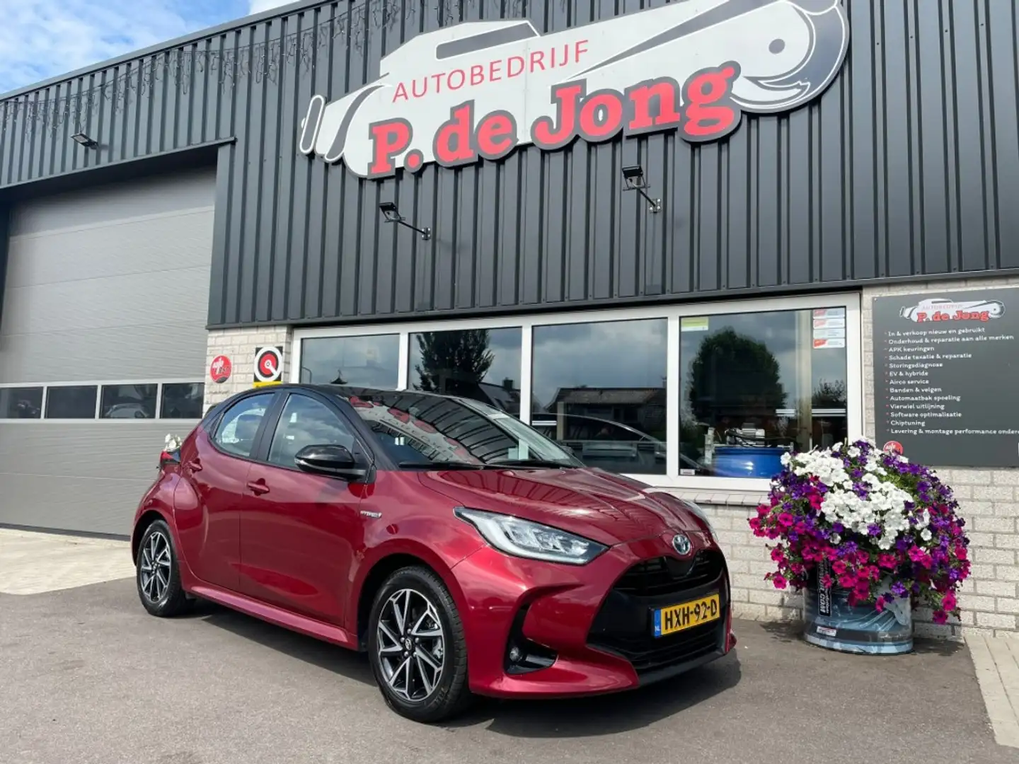 Toyota Yaris 1.5 HYBRID Dynamic, TwoTone, Adaptive cruise, Came Rot - 2