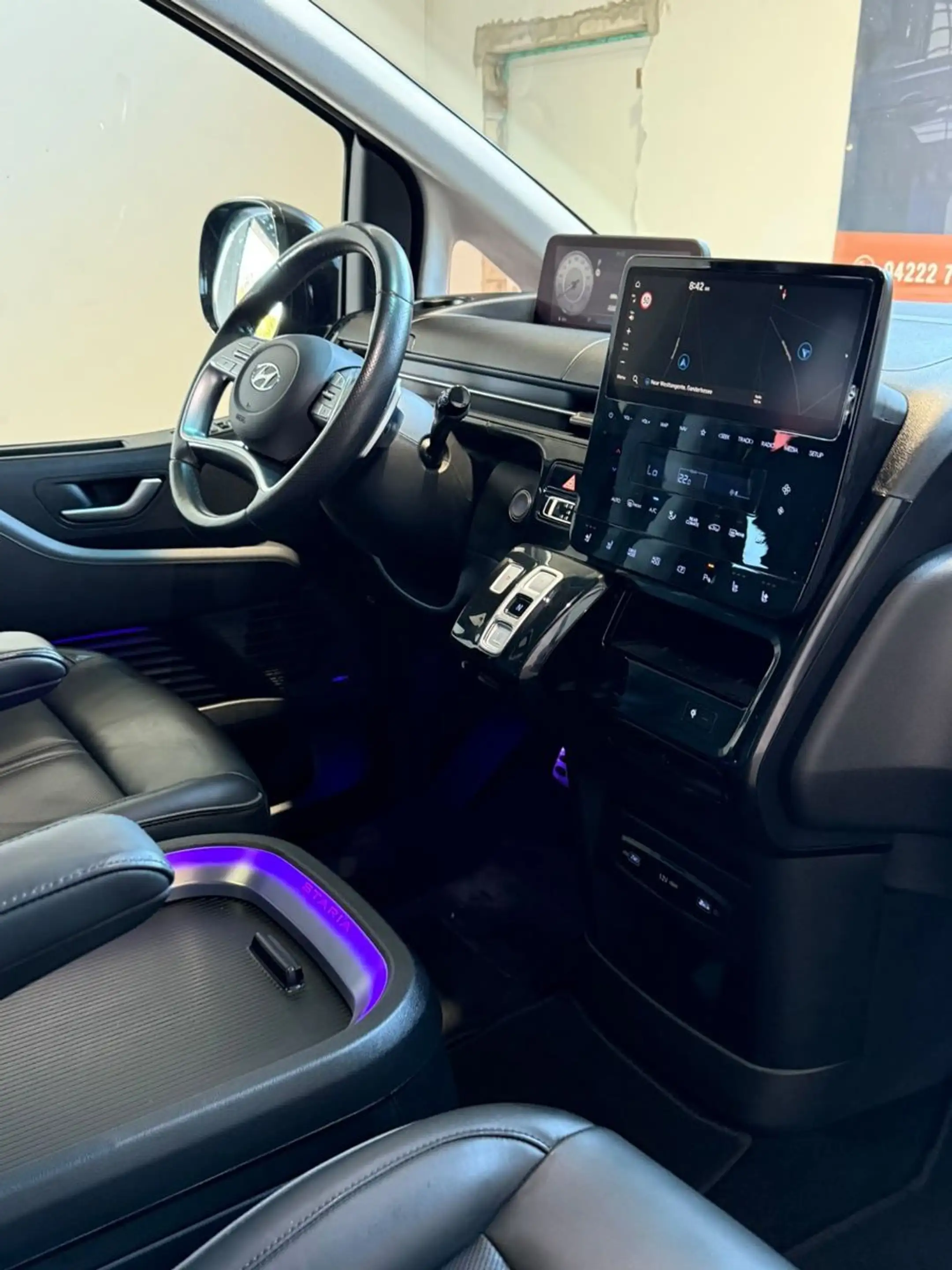 Hyundai STARIA Signature 2.2 CRDi 4WD AHK+PANO+LED+BOSE — photo 9