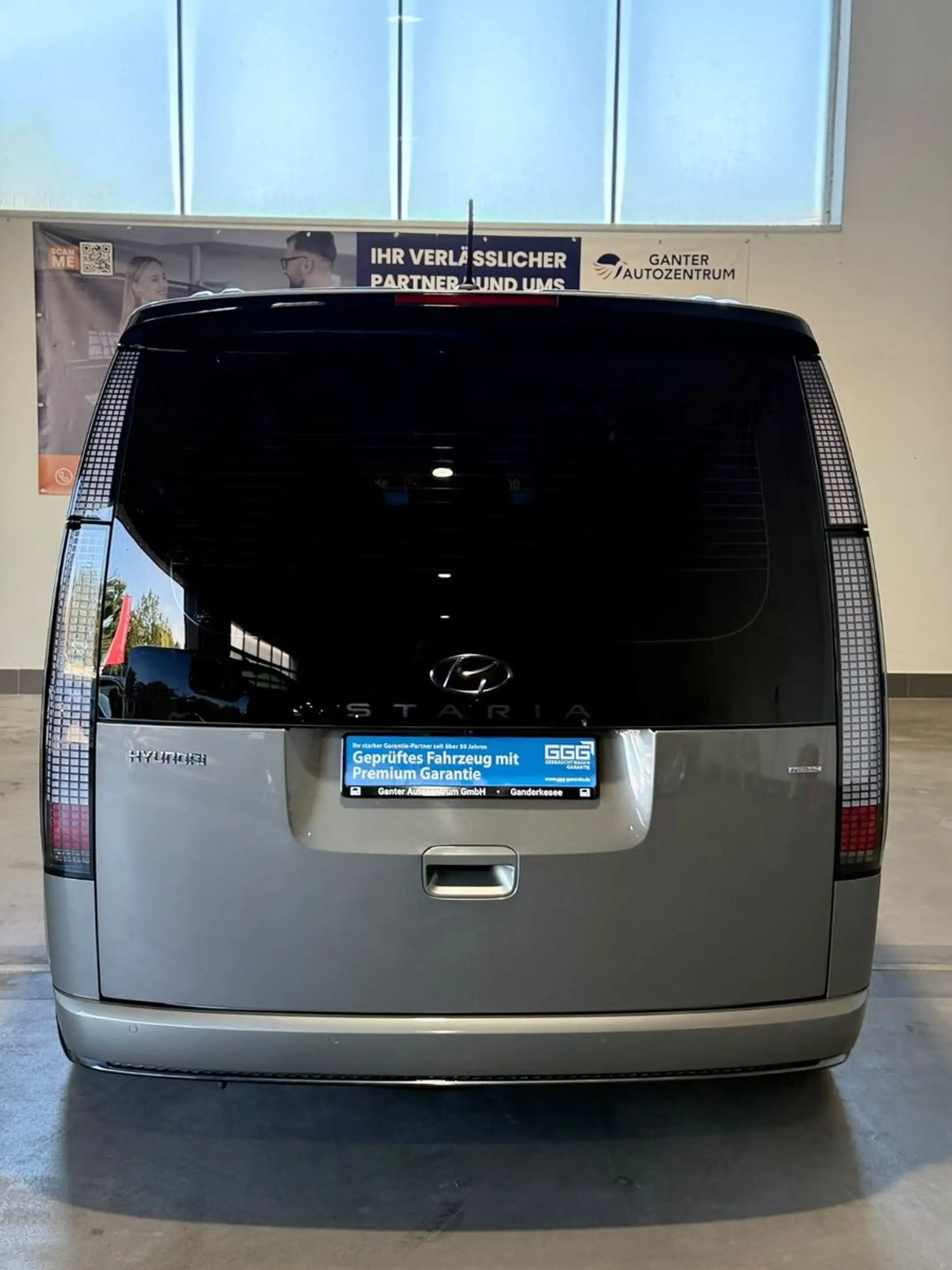 Hyundai STARIA Signature 2.2 CRDi 4WD AHK+PANO+LED+BOSE — photo 6