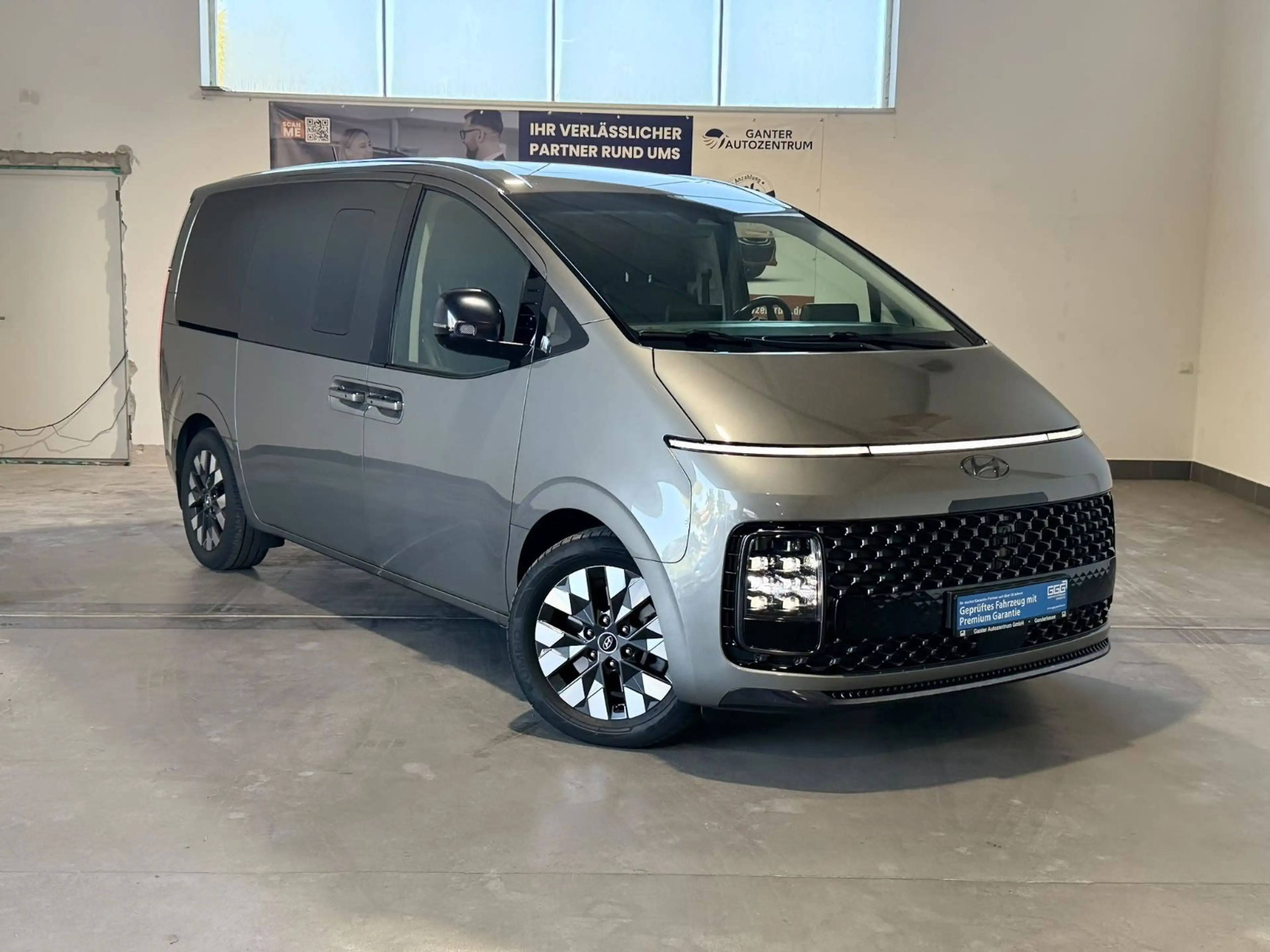 Hyundai STARIA Signature 2.2 CRDi 4WD AHK+PANO+LED+BOSE — photo 2