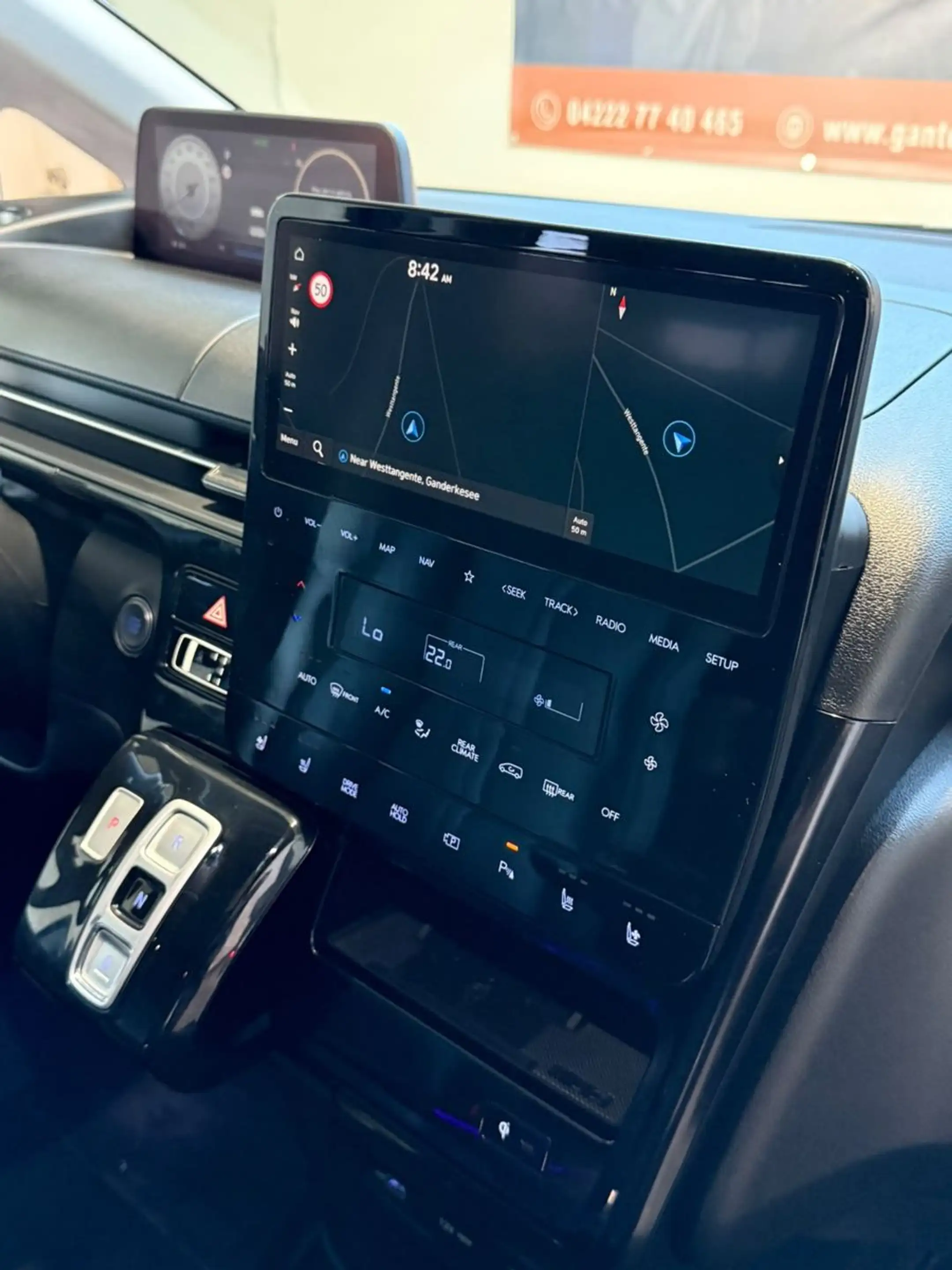 Hyundai STARIA Signature 2.2 CRDi 4WD AHK+PANO+LED+BOSE — photo 10