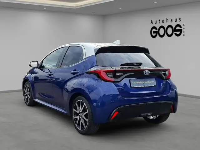 Toyota Yaris view 3