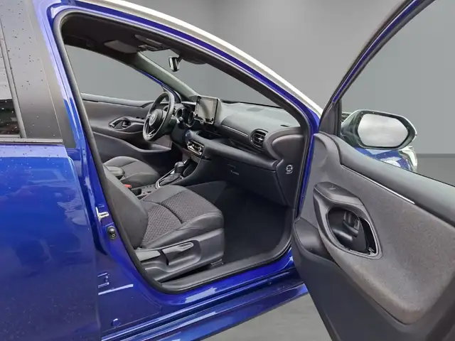 Toyota Yaris view 12