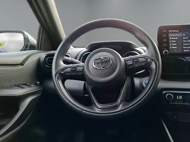 Toyota Yaris view 14