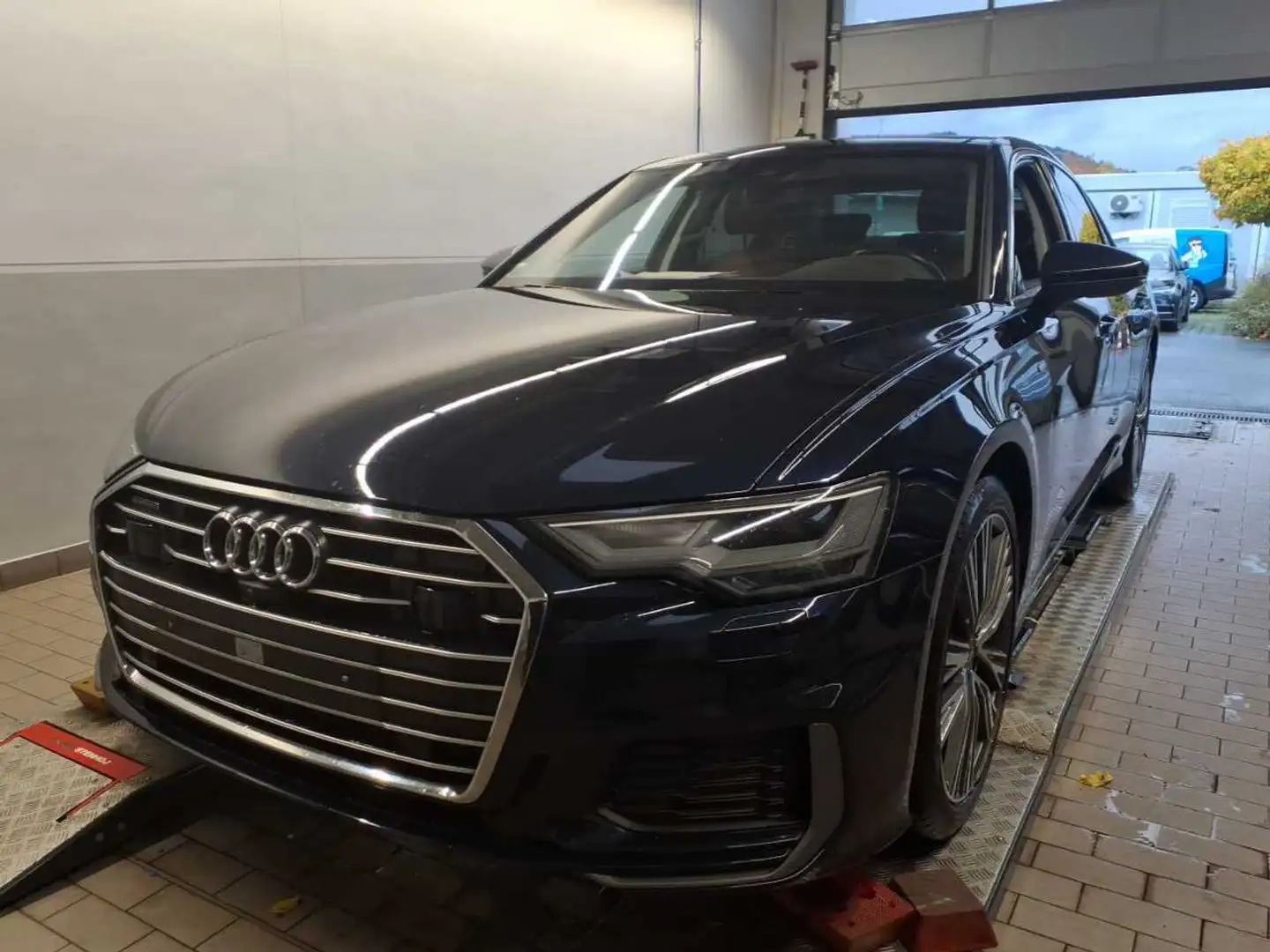 Audi A6 S line 45 TFSI quattro S-tronic + Blau - 2
