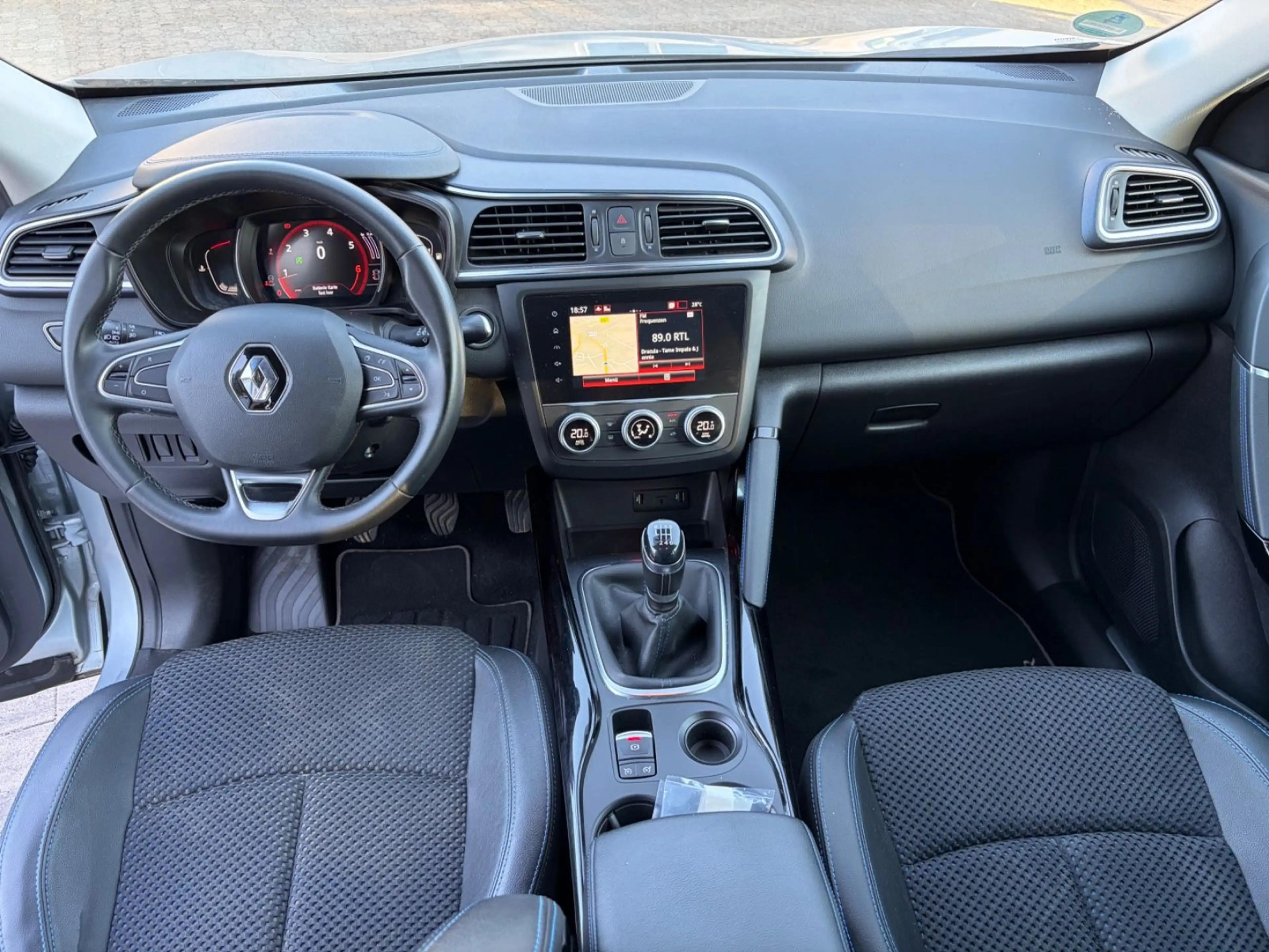 Renault Kadjar Limited 1.Hand / AHK / TÜV NEU — photo 13