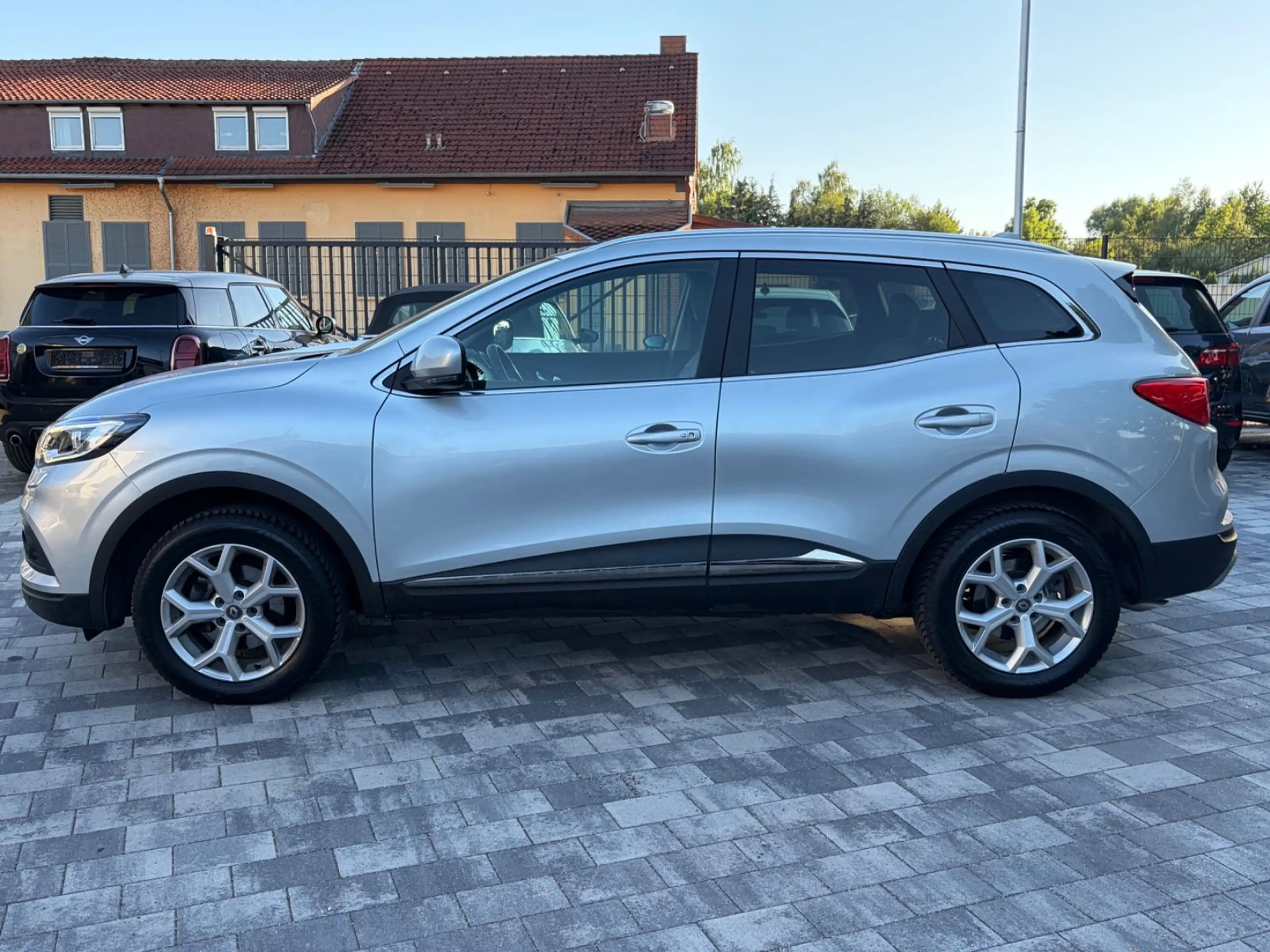 Renault Kadjar Limited 1.Hand / AHK / TÜV NEU — photo 8