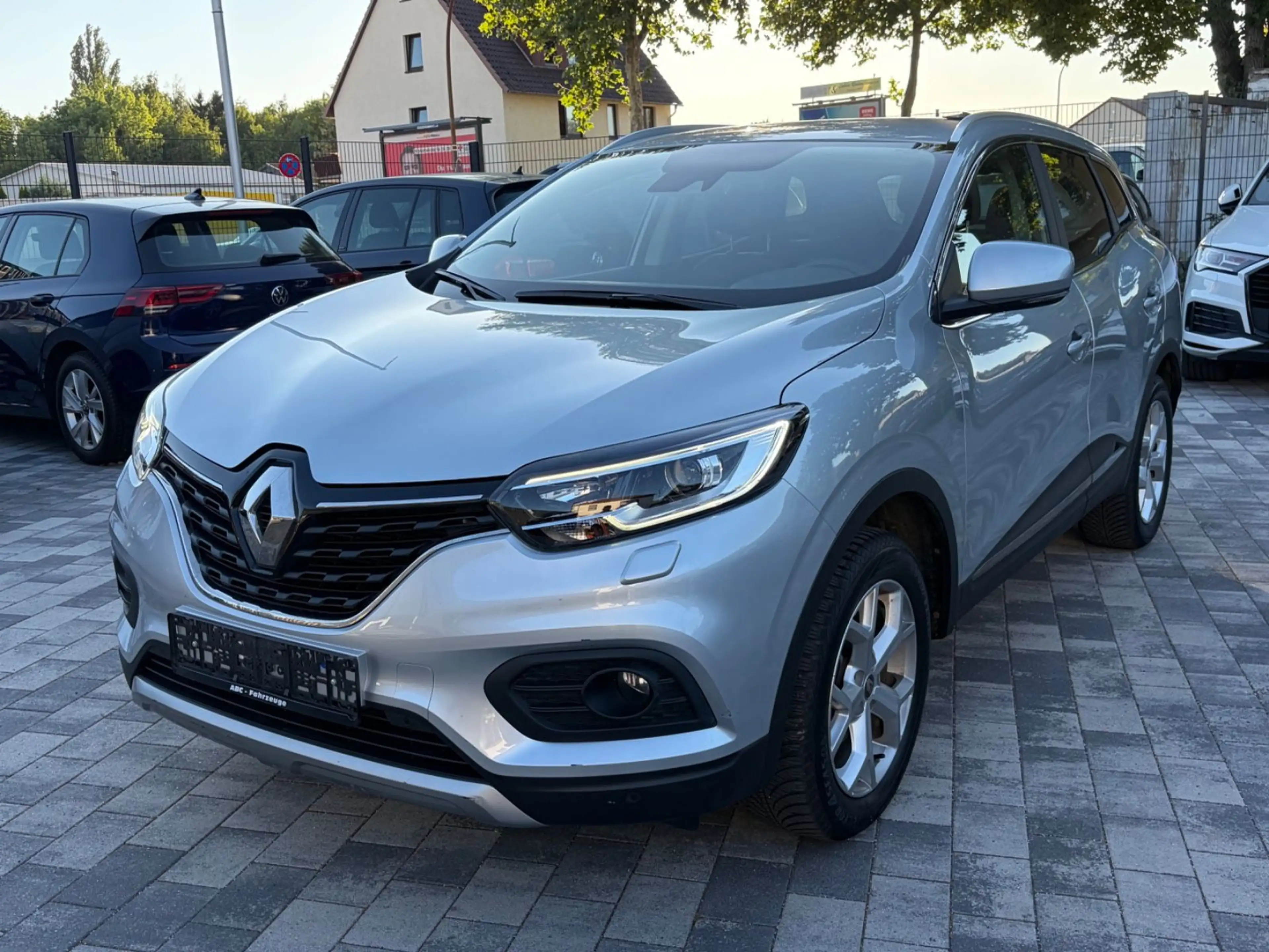 Renault Kadjar Limited 1.Hand / AHK / TÜV NEU