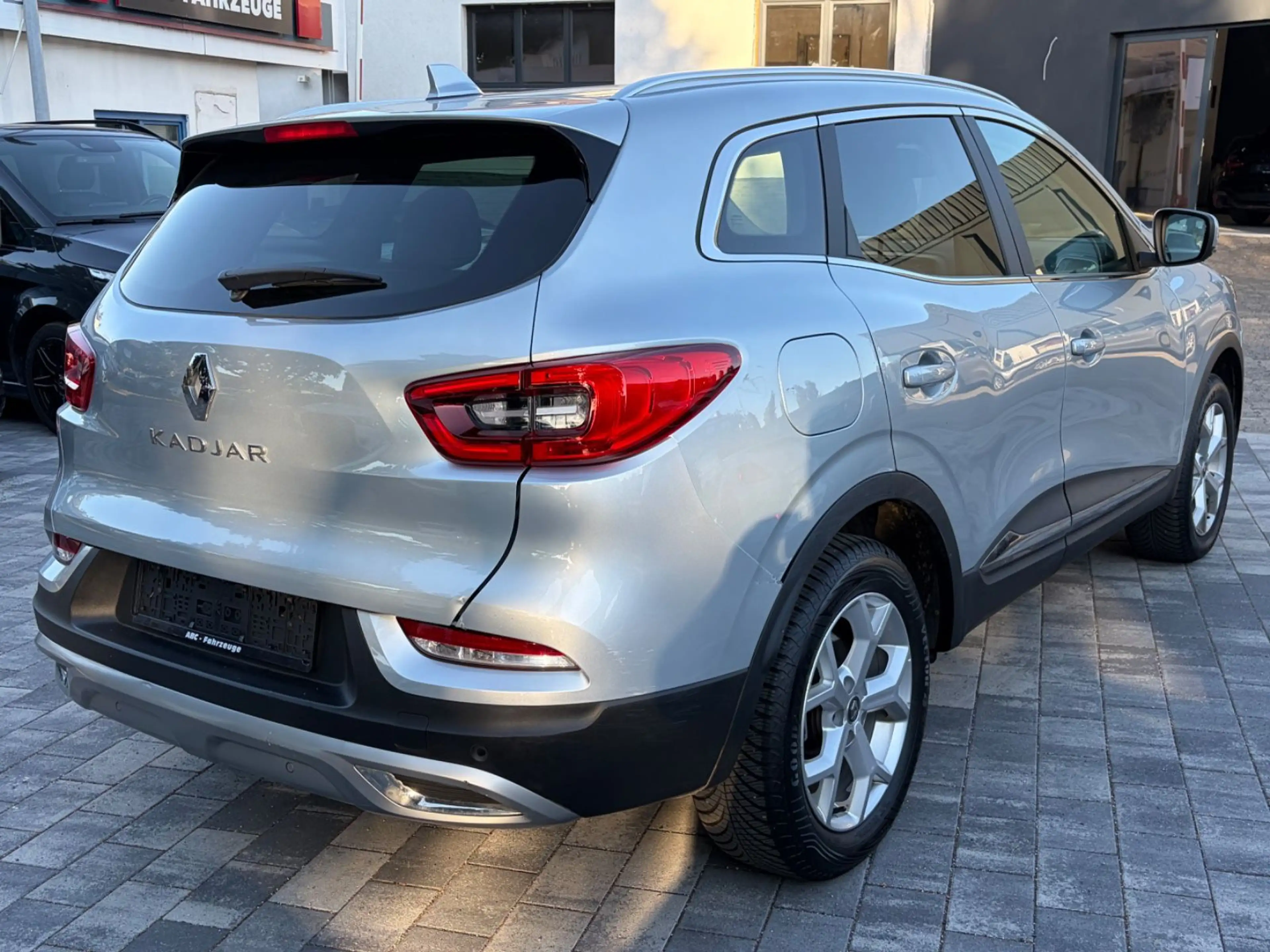Renault Kadjar Limited 1.Hand / AHK / TÜV NEU — photo 5
