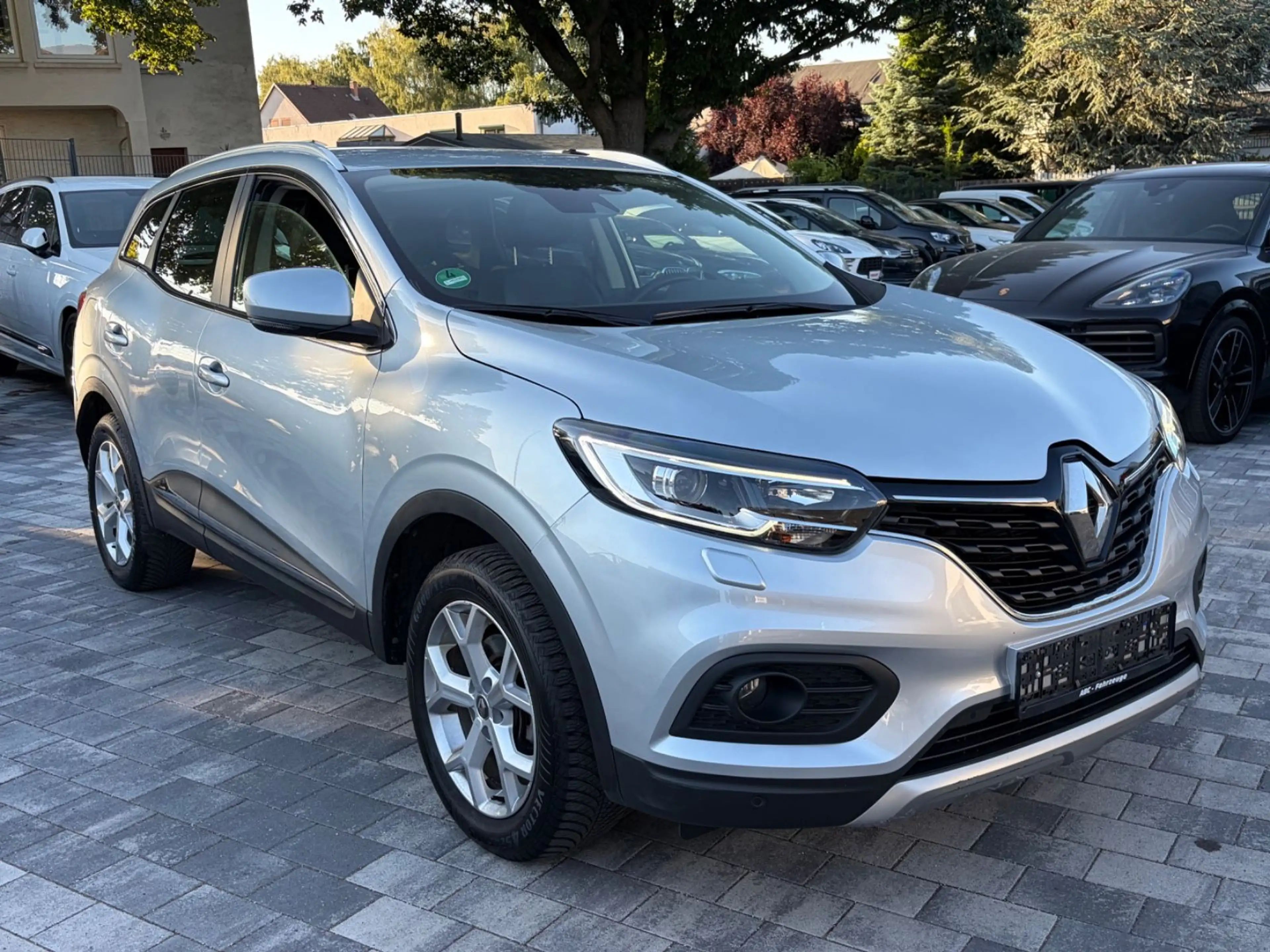 Renault Kadjar Limited 1.Hand / AHK / TÜV NEU — photo 3