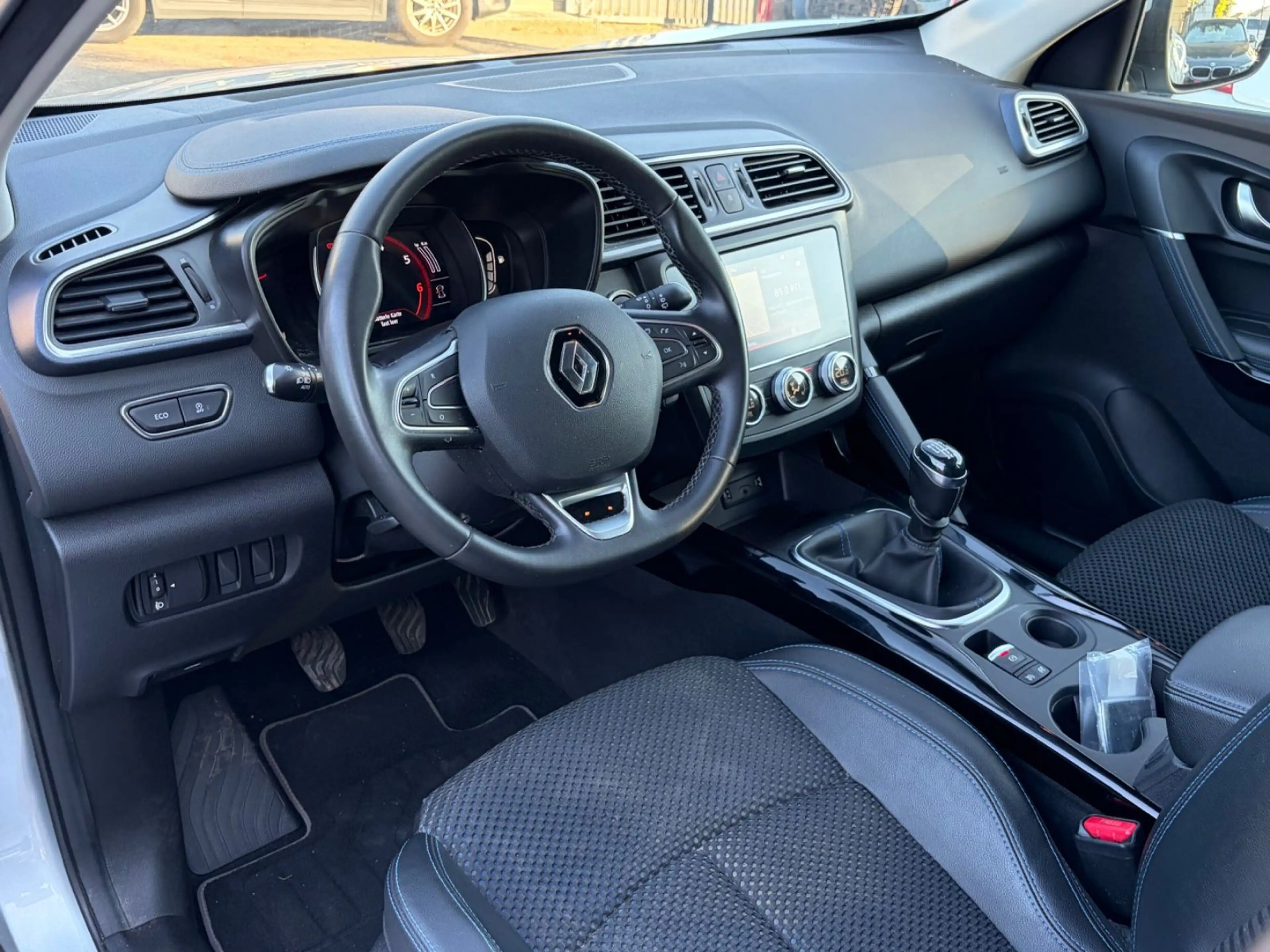 Renault Kadjar Limited 1.Hand / AHK / TÜV NEU — photo 9