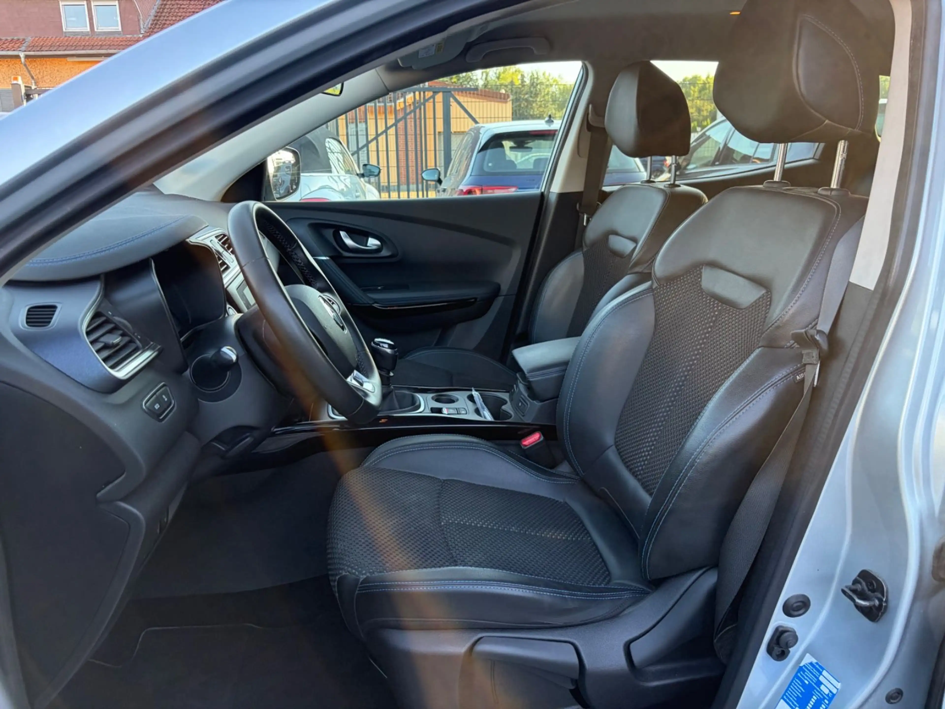 Renault Kadjar Limited 1.Hand / AHK / TÜV NEU — photo 10