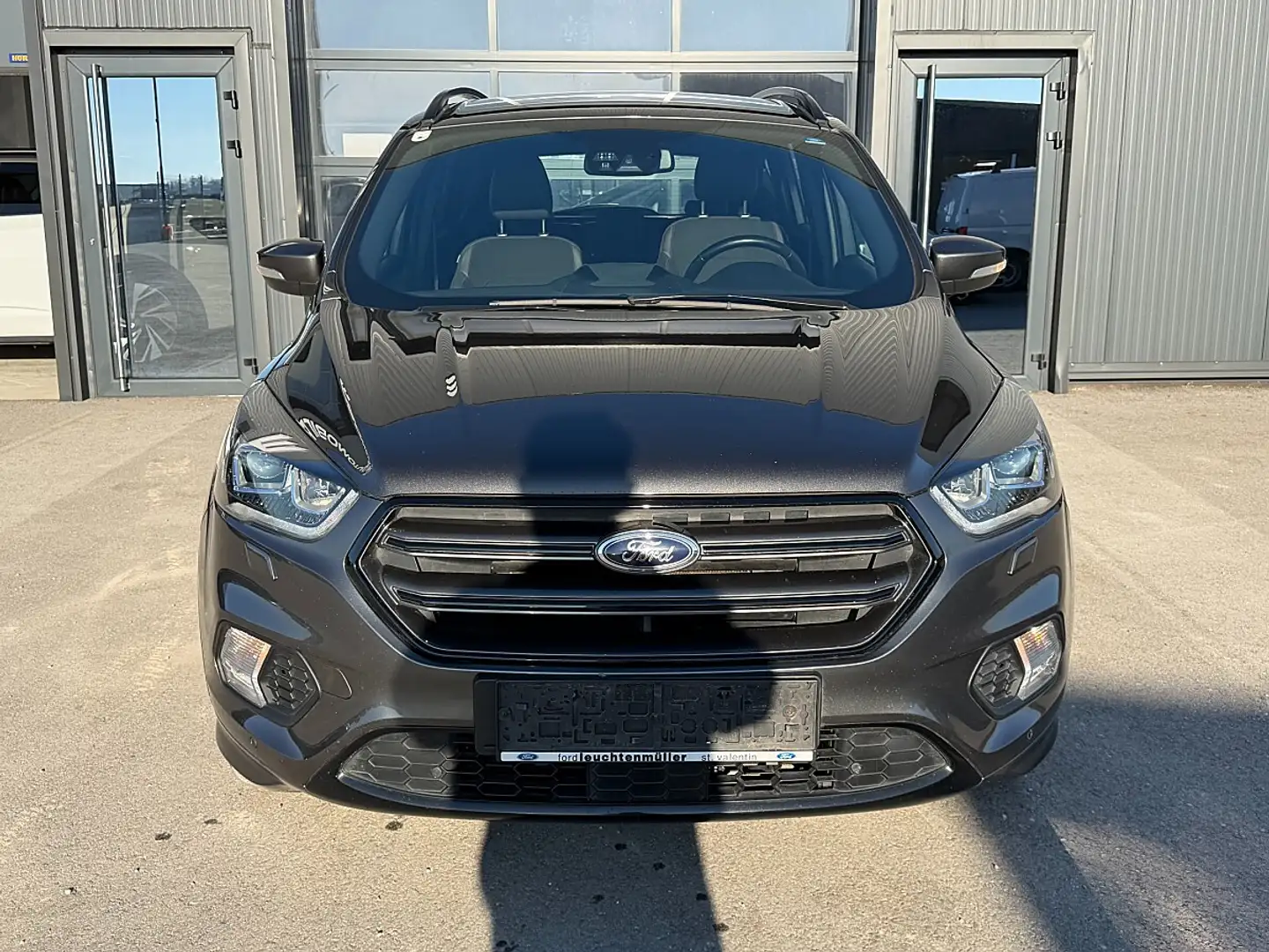 Ford Kuga 2,0 TDCi ST-Line Powershift Aut. AWD Grau - 2