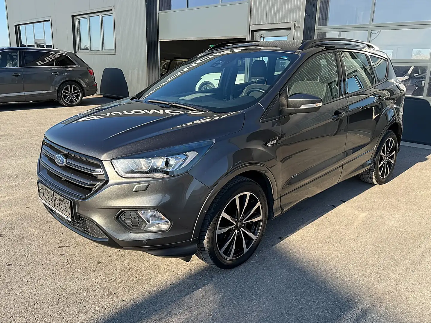 Ford Kuga 2,0 TDCi ST-Line Powershift Aut. AWD Grau - 1
