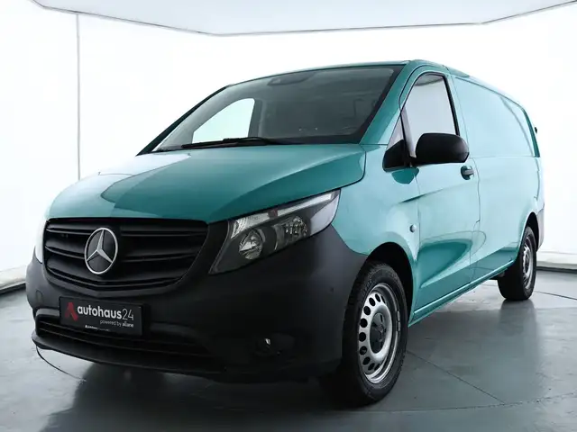 Mercedes-Benz Vito view 3