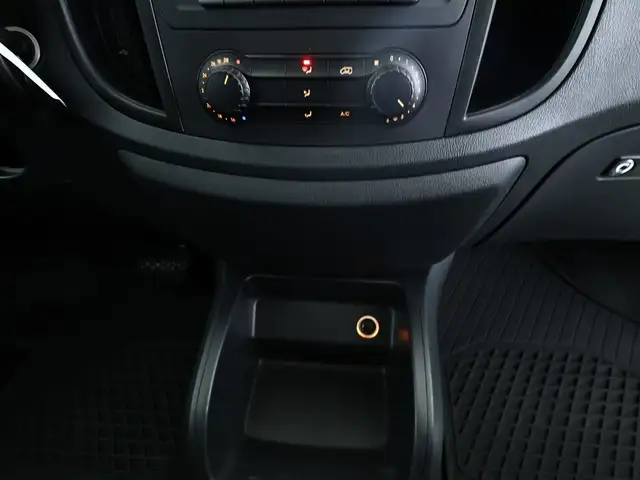 Mercedes-Benz Vito view 13
