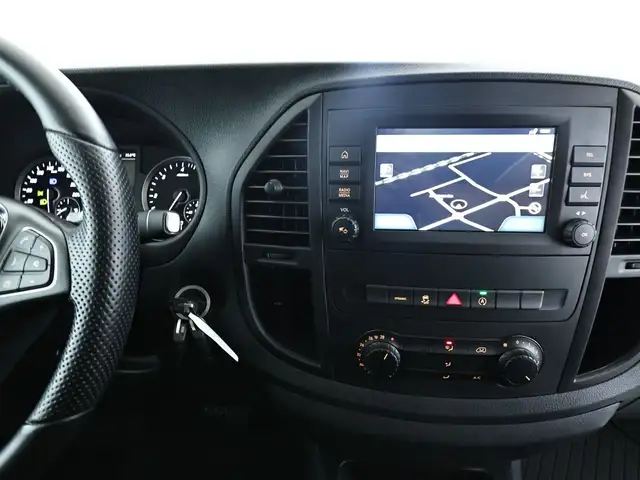 Mercedes-Benz Vito view 11