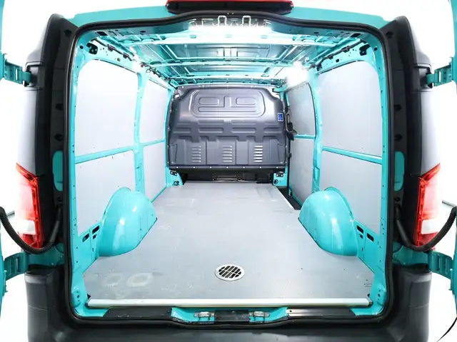 Mercedes-Benz Vito view 6