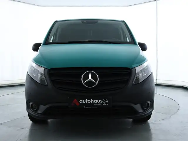 Mercedes-Benz Vito view 2