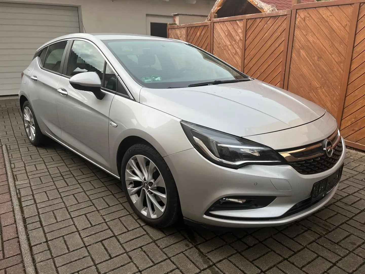 Opel Astra 1.0 Turbo Start/Stop Dynamic Silber - 1