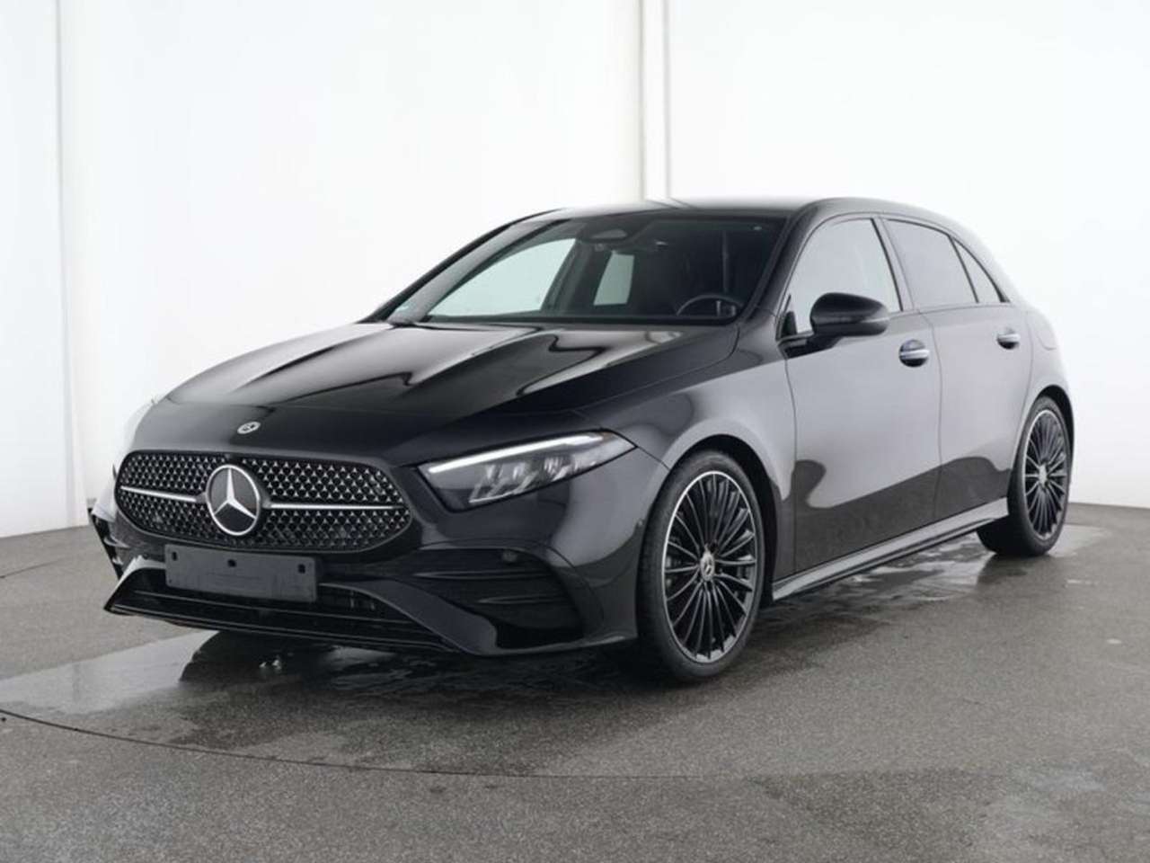 Mercedes-Benz A 180 Automatic AMG Line Advanced Plus