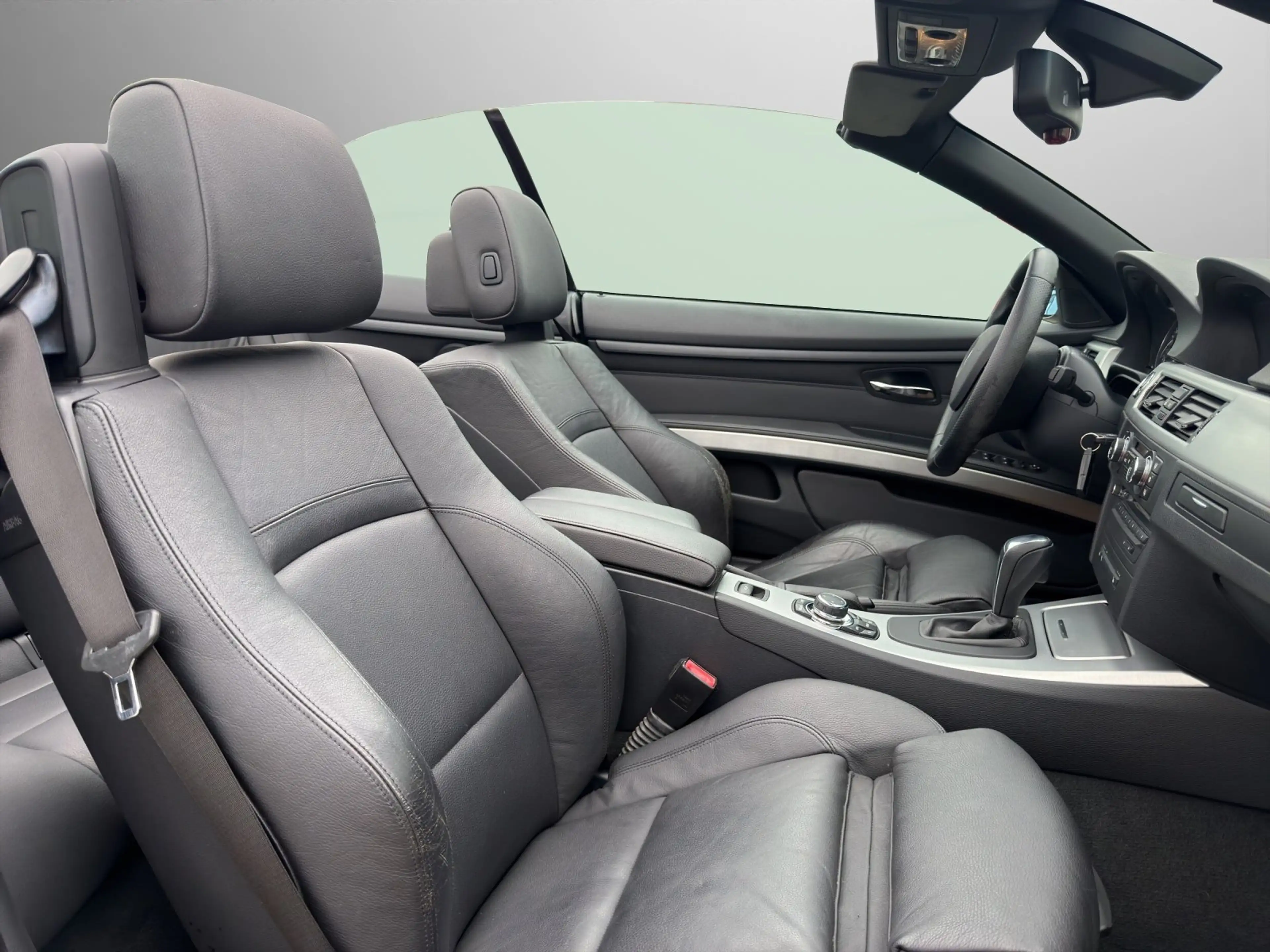 BMW 325 i Cabrio M-Sport Aut. *2. Besitz, BMW-HISTORIE* — photo 13