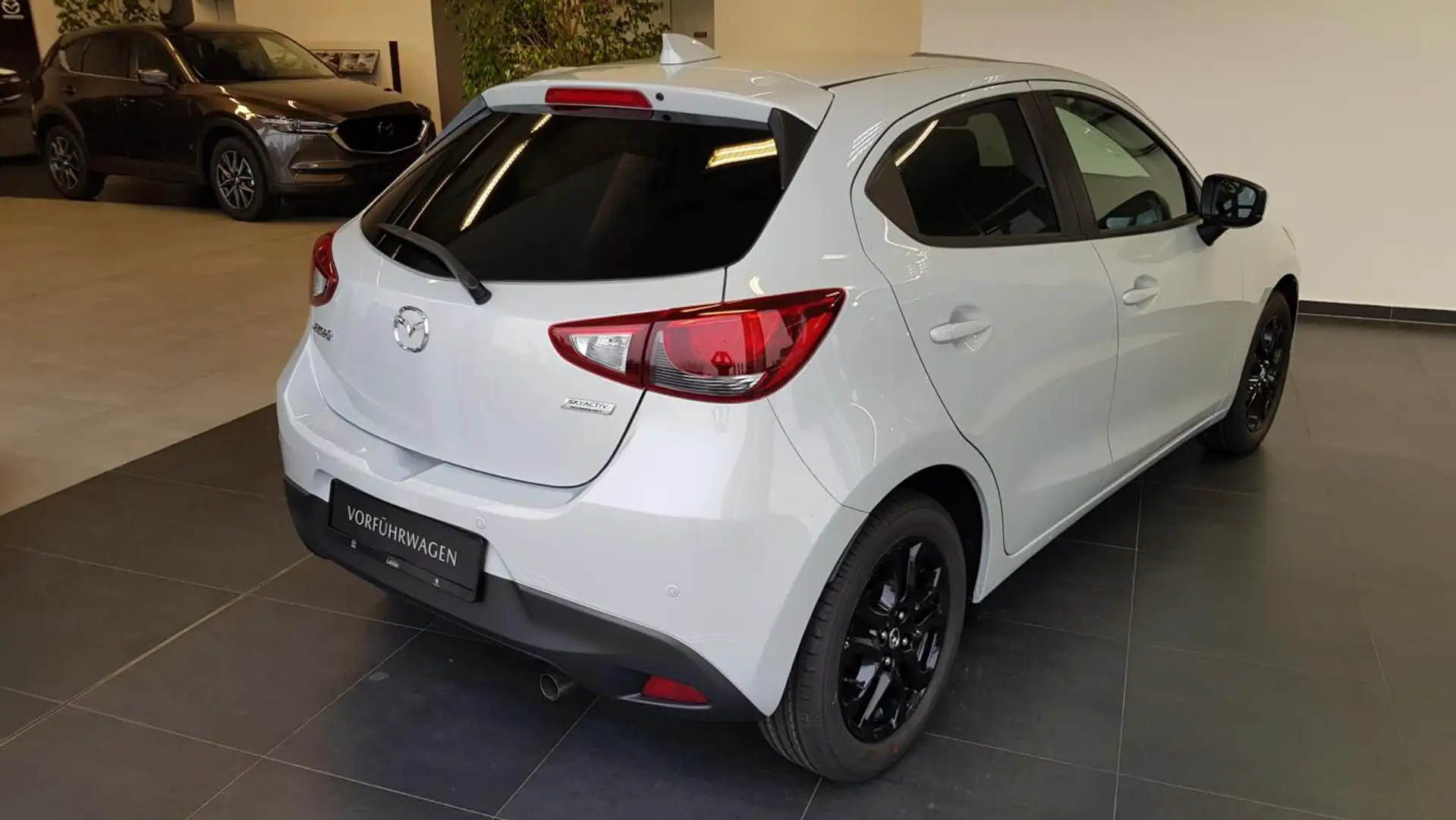 Mazda 2 SkyG 90 Kizoku Blanc - 2