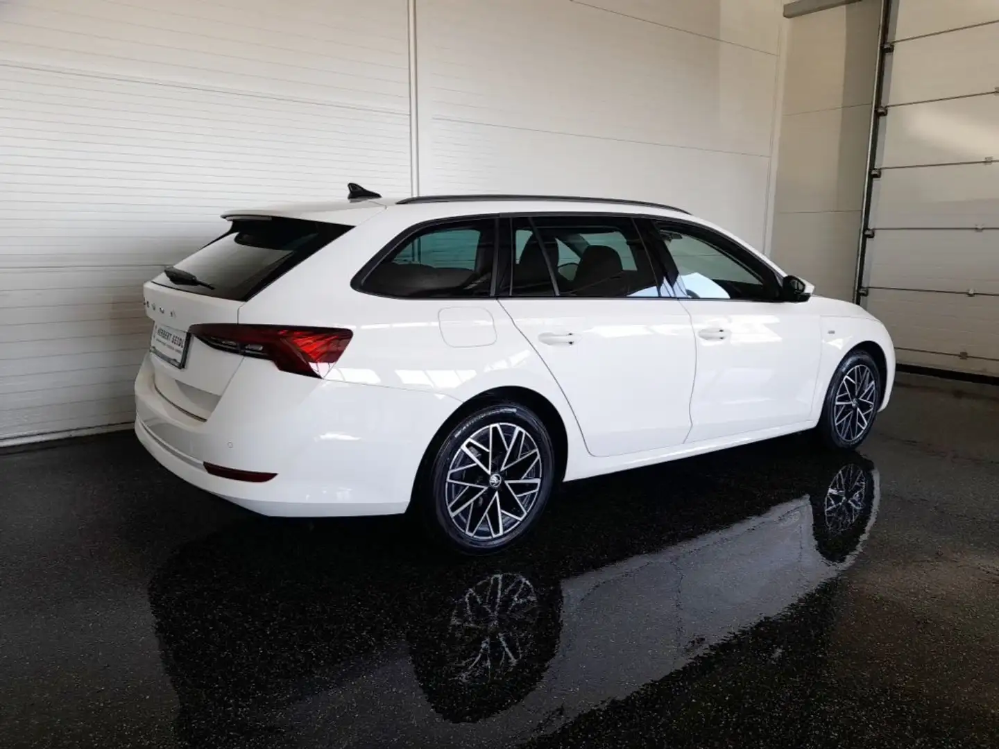 Skoda Octavia Combi 2,0 TDI DSG *LED MIT FLA & DYN BLINKER / 17 ZOLL / VIRTUELL / NAVI / KAMERA / SHZG V+H / 3-ZONEN-KLIMA* Weiß - 2