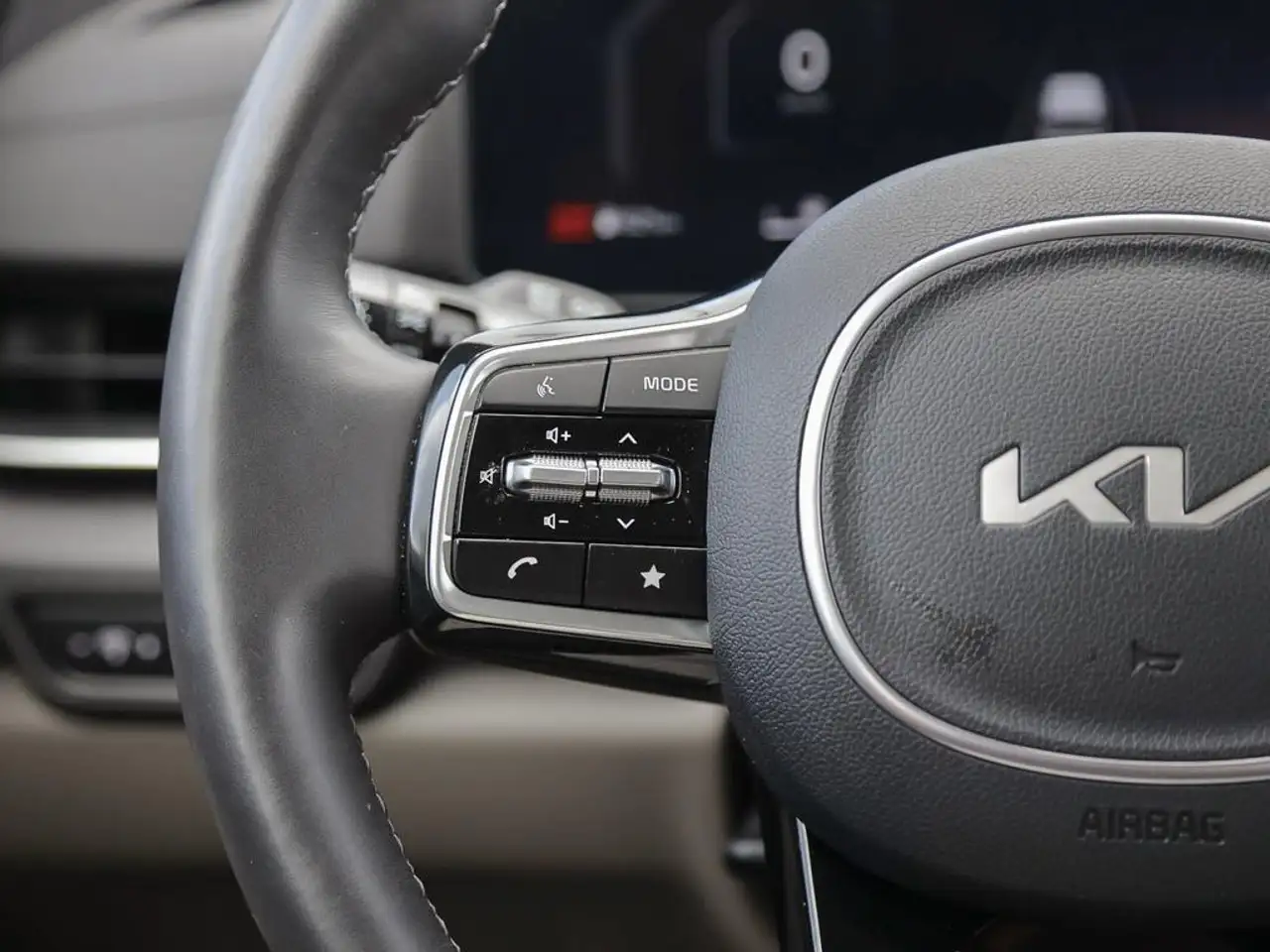 Kia Carnival снимка Kia Carnival