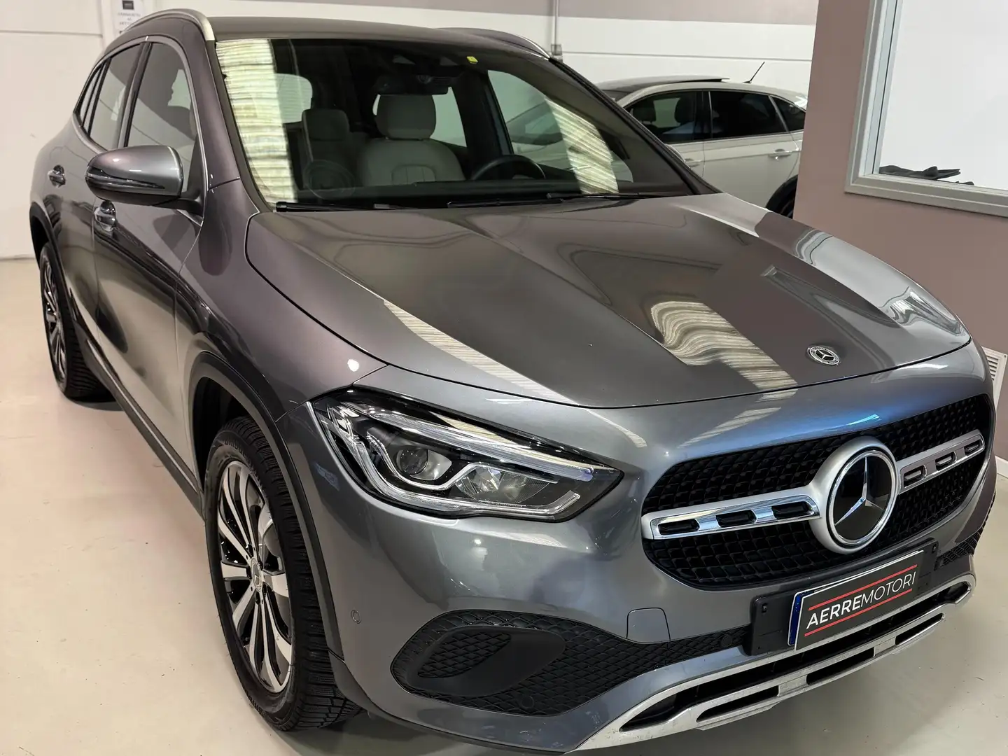 Mercedes-Benz GLA 200 GLA 200d Sport Plus 4matic Auto Sedili con Memorie Gris - 2