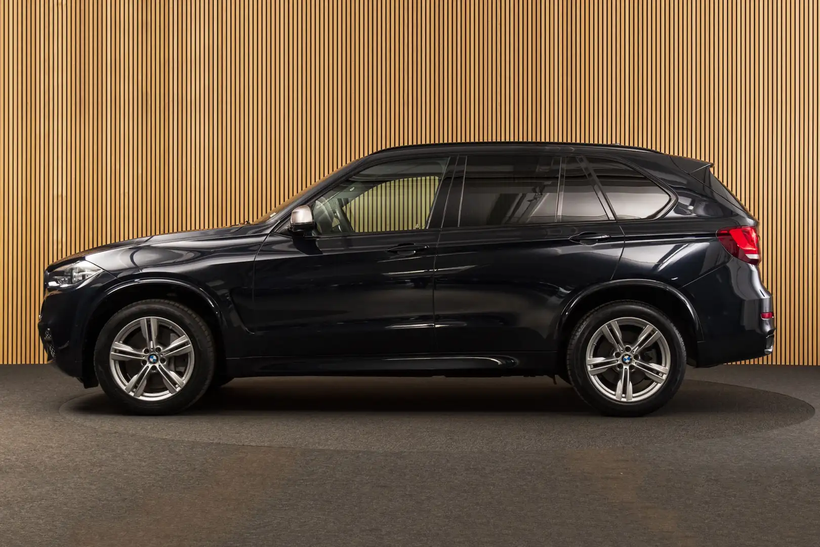 BMW X5 M50d Czarny - 2