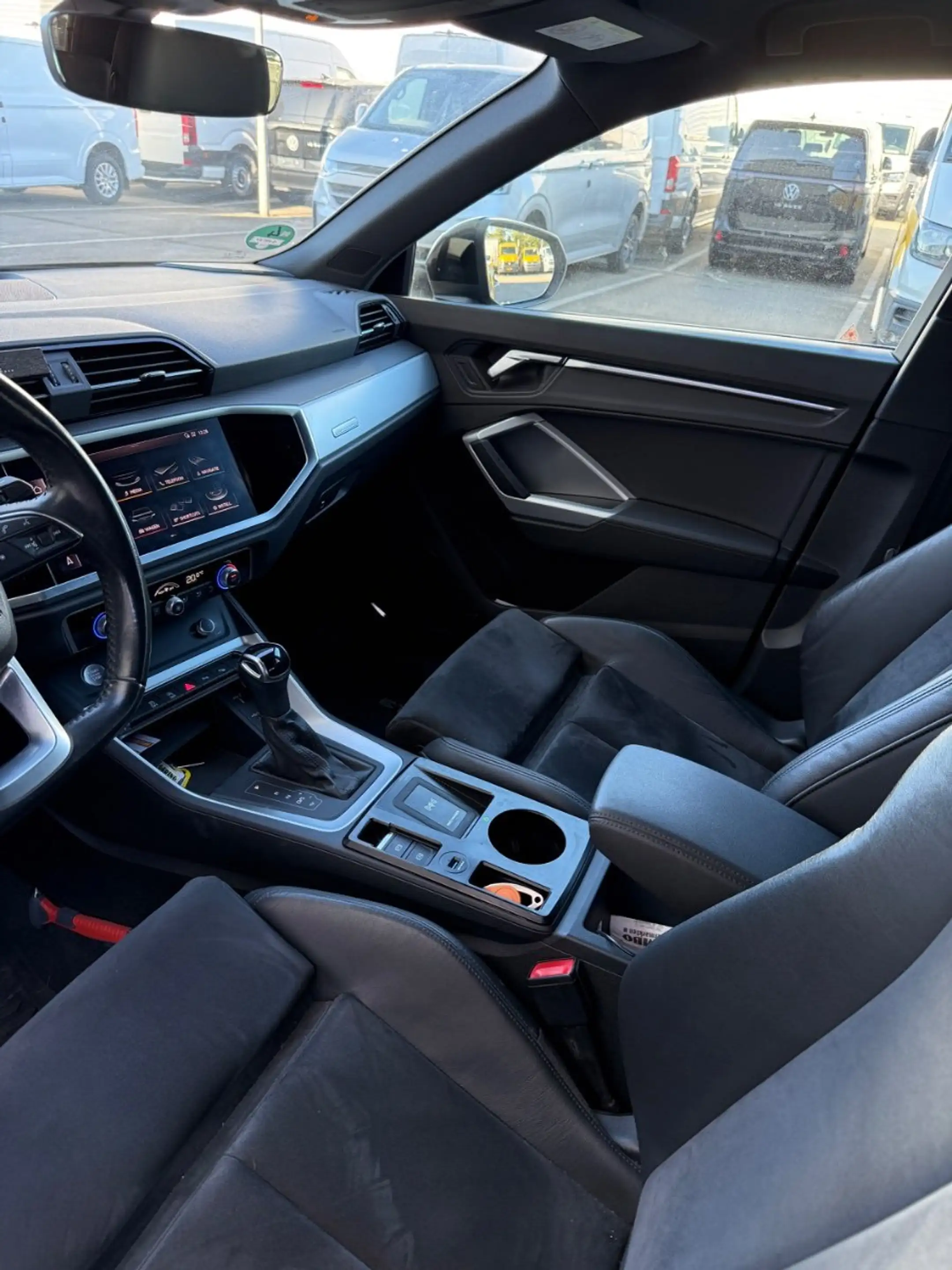 Audi Q3 35 TFSI Pro Line business l S-Line l Elektr. Trekh — photo 4